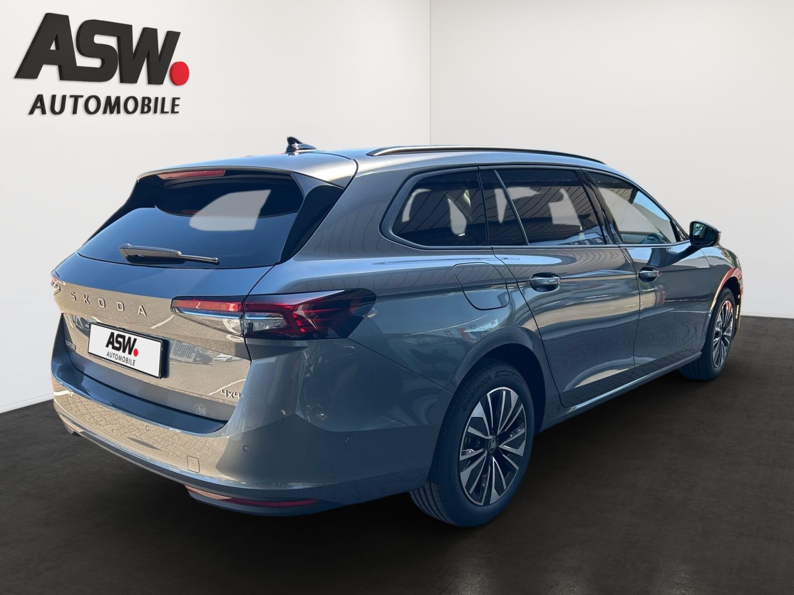 Fahrzeugabbildung SKODA Superb Combi Selection 2,0 TDI 193PS DSG 4x4 AHK