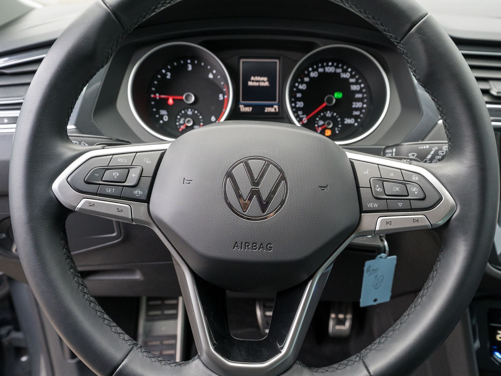 Fahrzeugabbildung Volkswagen Tiguan MOVE 2.0TDI DSG LED Nav PDC ACC Stdhz AHK