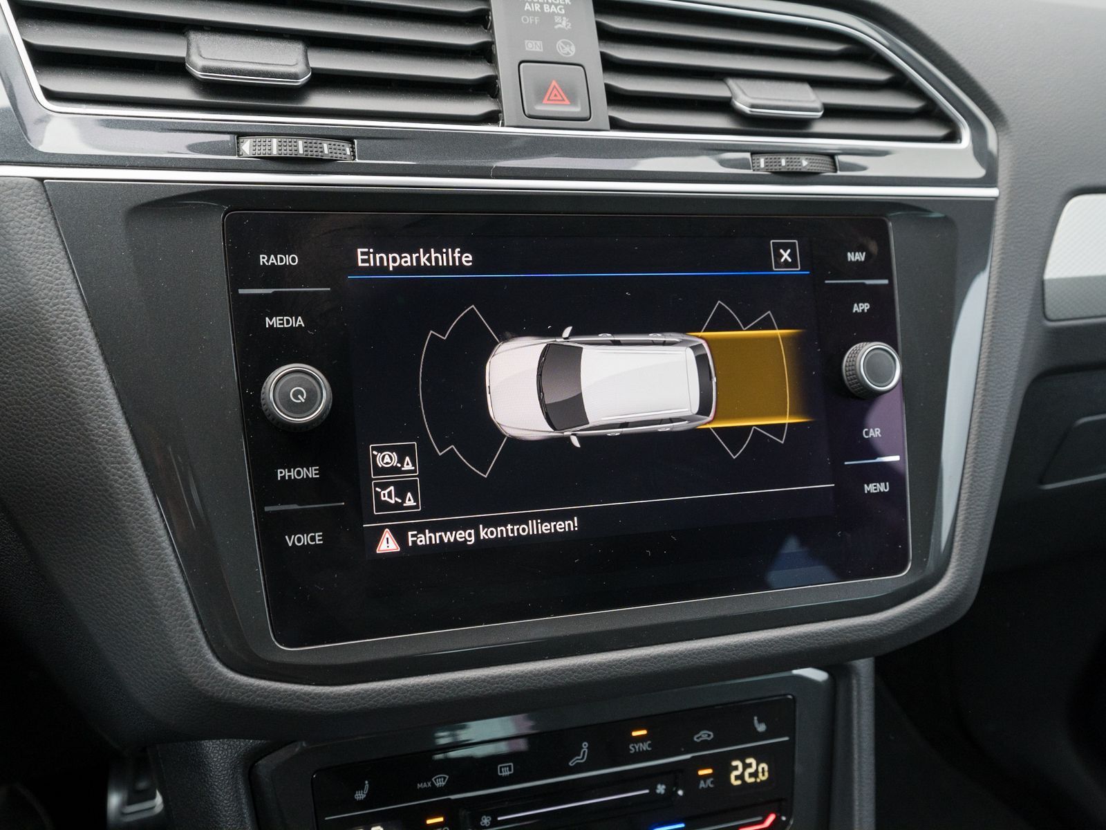 Fahrzeugabbildung Volkswagen Tiguan MOVE 2.0TDI DSG LED Nav PDC ACC Stdhz AHK