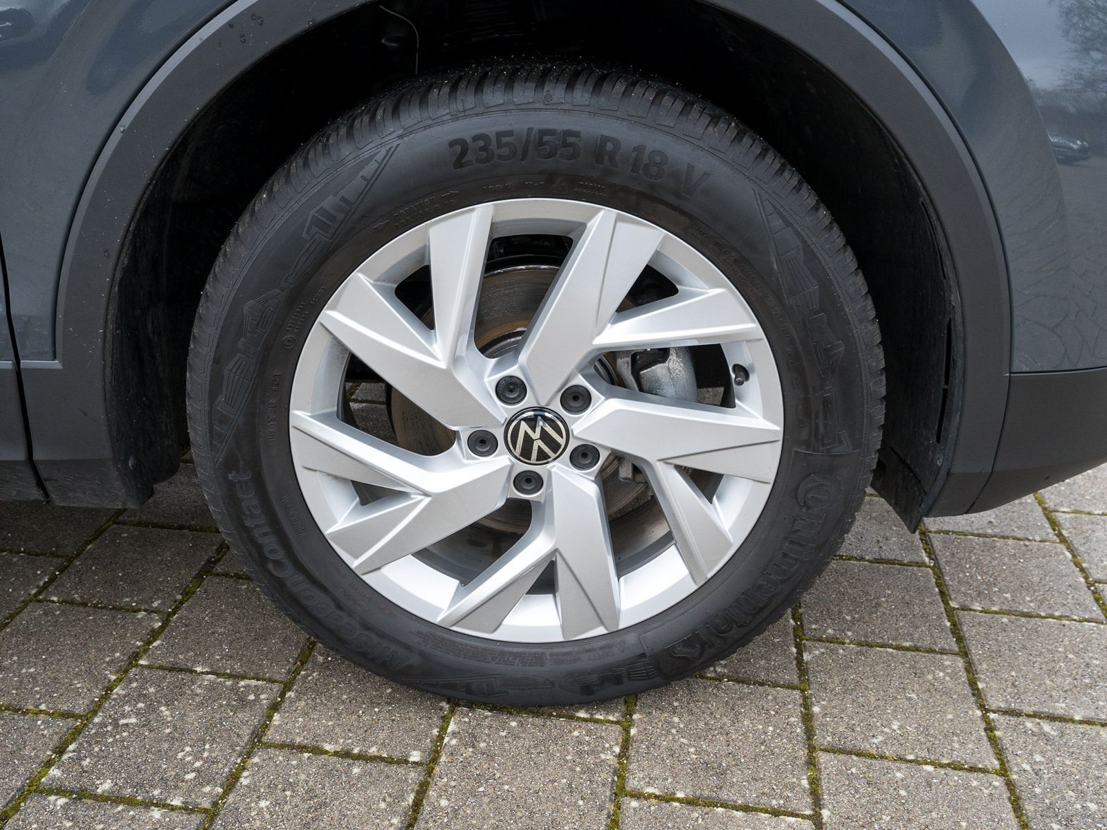 Fahrzeugabbildung Volkswagen Tiguan MOVE 2.0TDI DSG LED Nav PDC ACC Stdhz AHK
