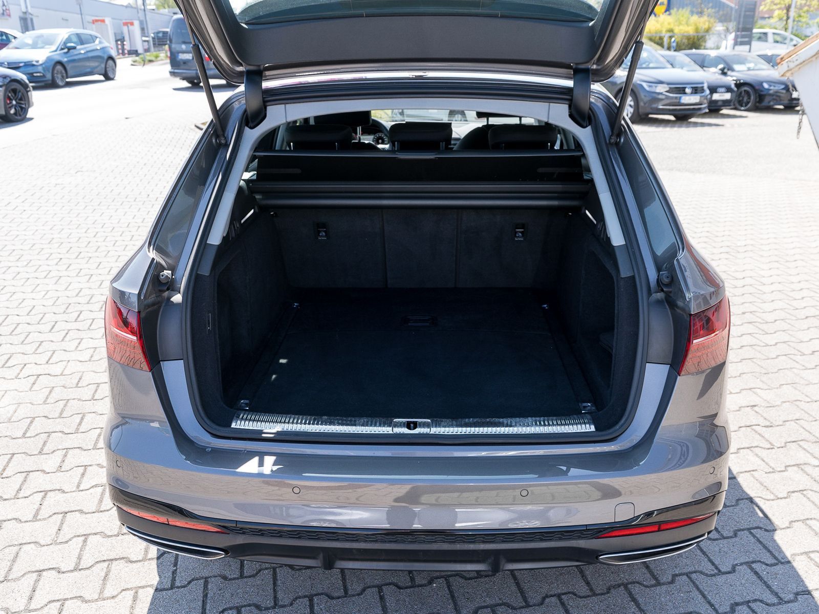 Fahrzeugabbildung Audi A4 Avant S line 50TDI quattro Nav LED StandHz VC