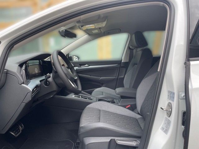 Fahrzeugabbildung Volkswagen Golf Life 1,5 l eTSI OPF 110 kW (150 PS) 7-Gang-