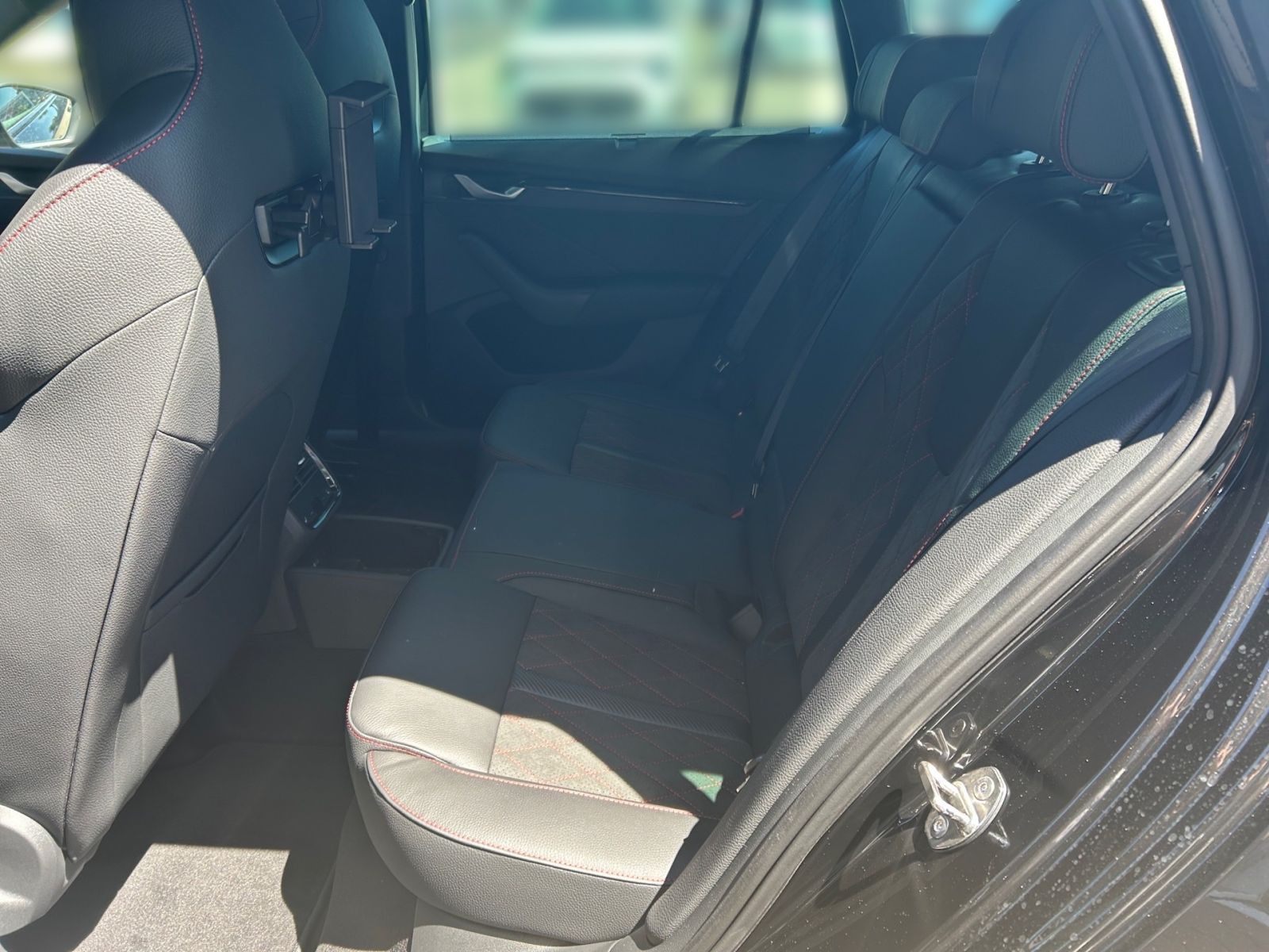 Fahrzeugabbildung SKODA Octavia Combi RS 2,0 TSI 265PS DSG ACC 360° AHK