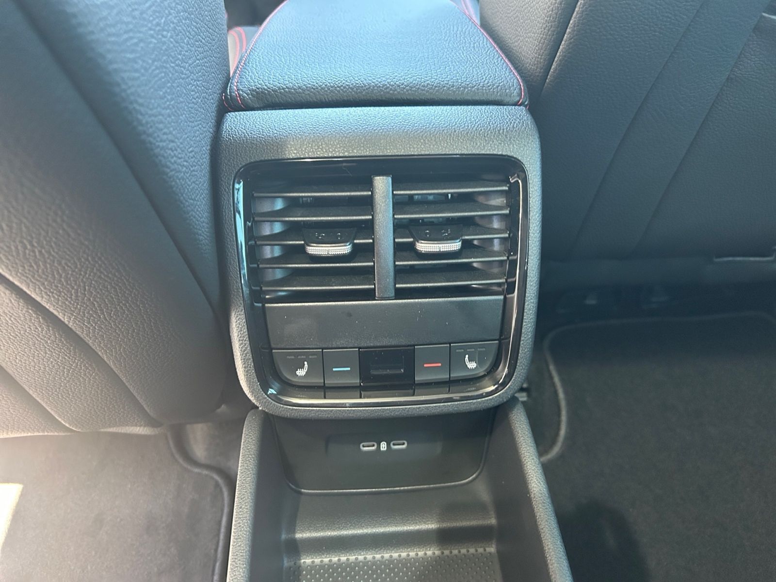 Fahrzeugabbildung SKODA Octavia Combi RS 2,0 TSI 265PS DSG ACC 360° AHK