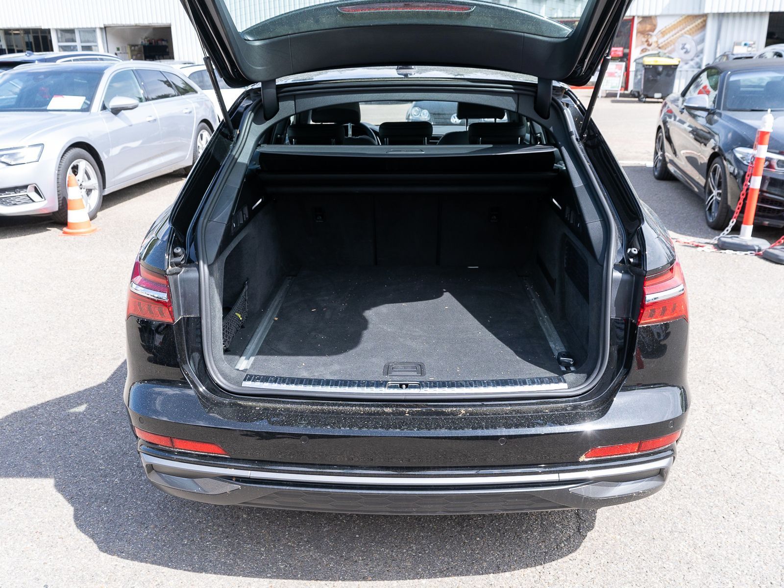 Fahrzeugabbildung Audi A6 Avant Sline 40TDI quattr Navi Matrix Pano RFK