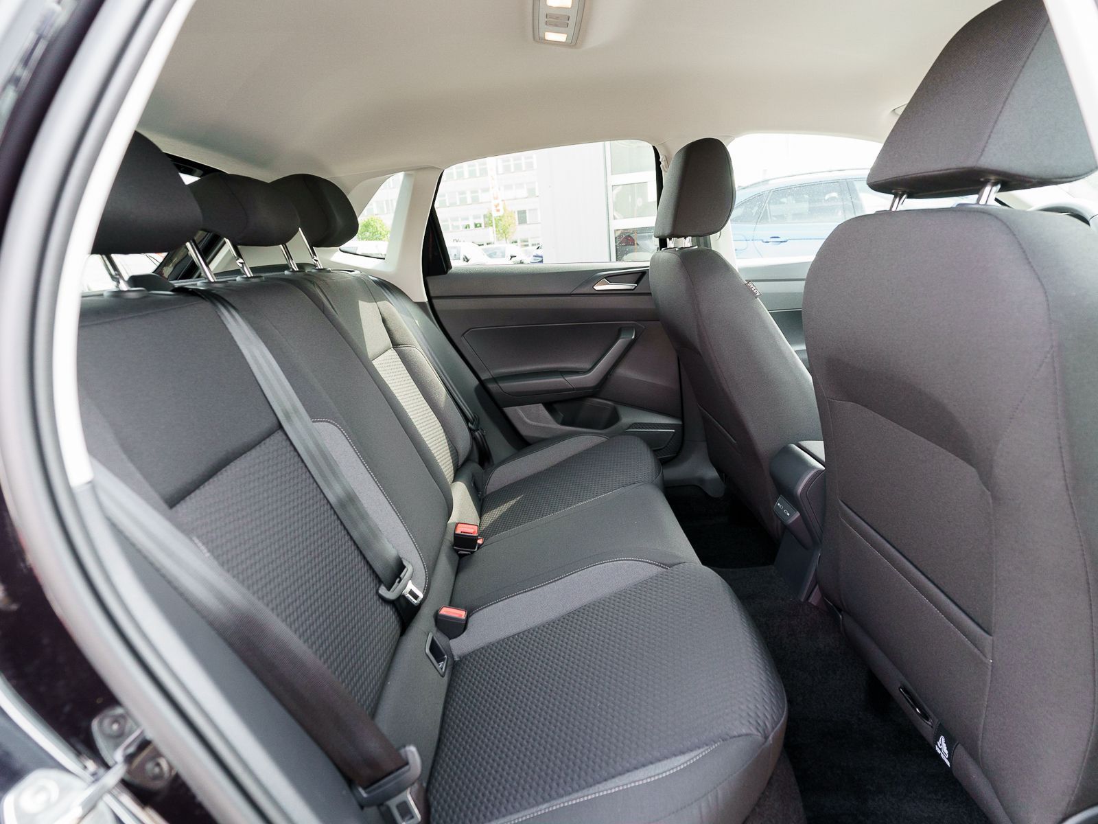Fahrzeugabbildung Volkswagen Polo Life 1.0 TSI DSG LED RFK VC SHZ PDC v/h Alu