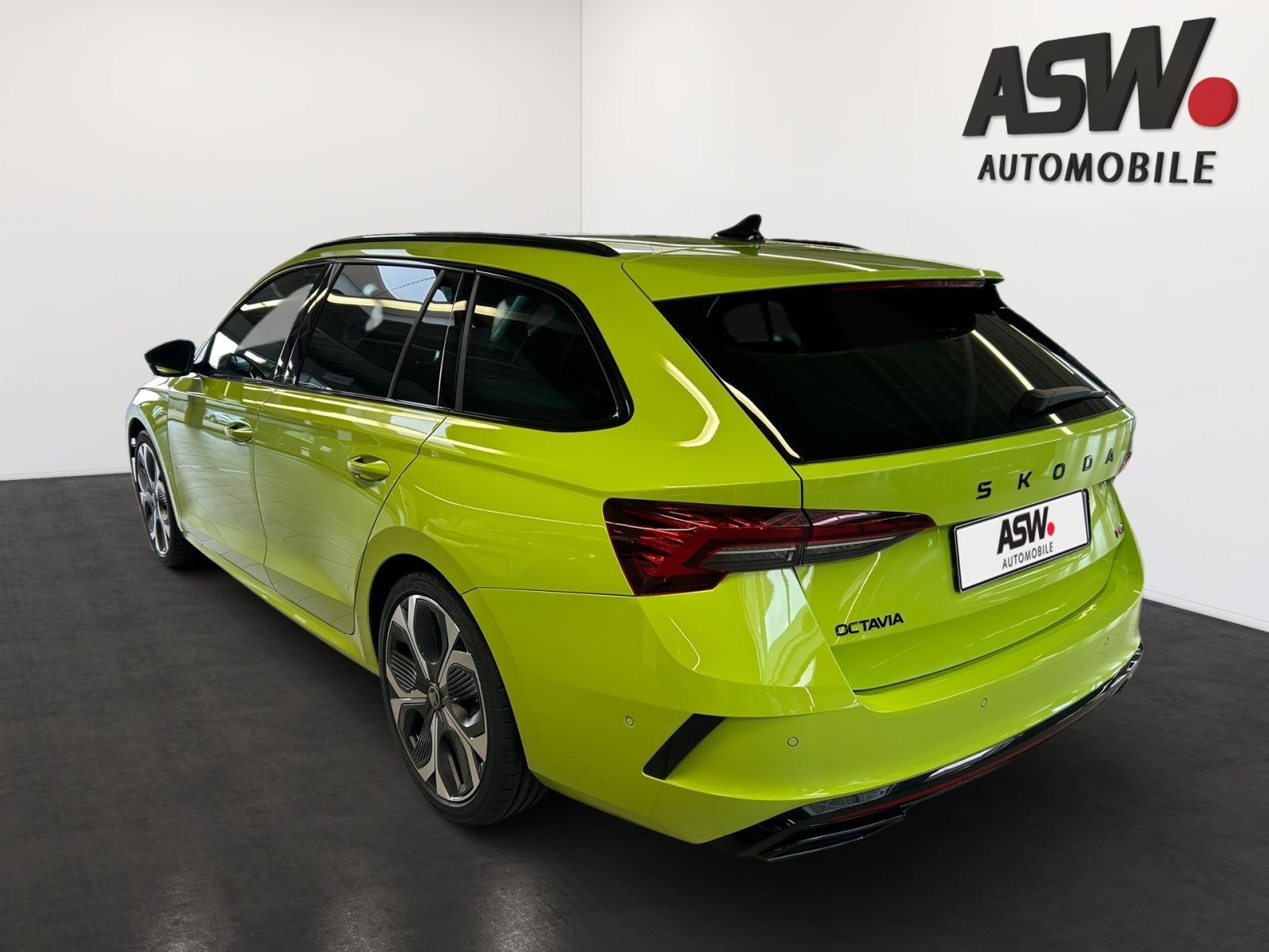 Fahrzeugabbildung SKODA Octavia Combi RS 2,0TSI 265PS DSG 360° ACC AHK