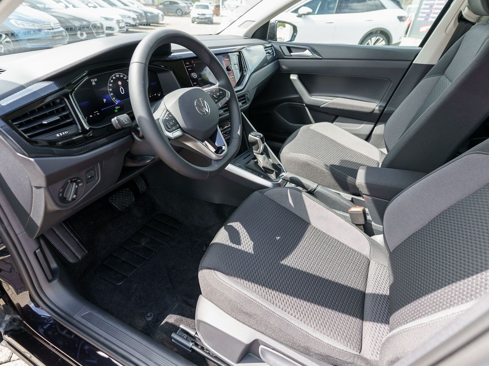 Fahrzeugabbildung Volkswagen Polo Life 1.0 TSI DSG LED RFK VC SHZ PDC v/h Alu