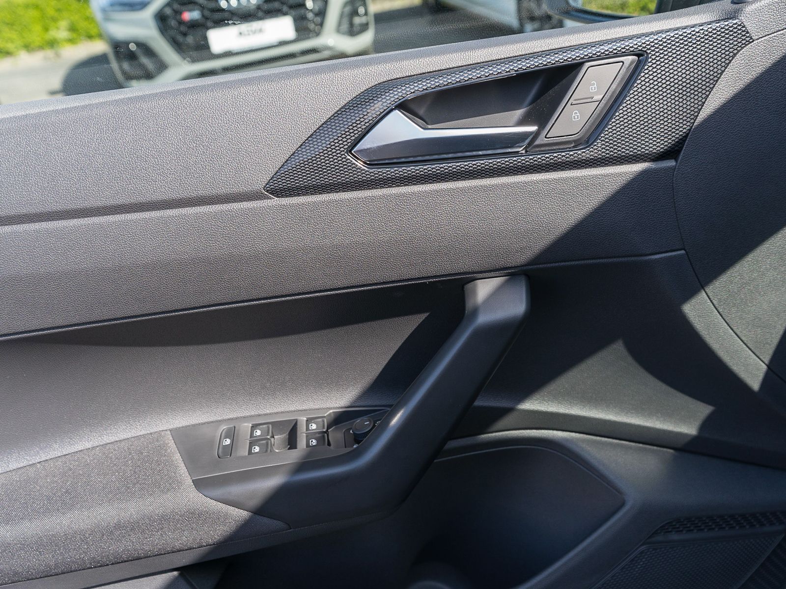 Fahrzeugabbildung Volkswagen Polo Life 1.0 TSI DSG LED RFK VC SHZ PDC v/h Alu