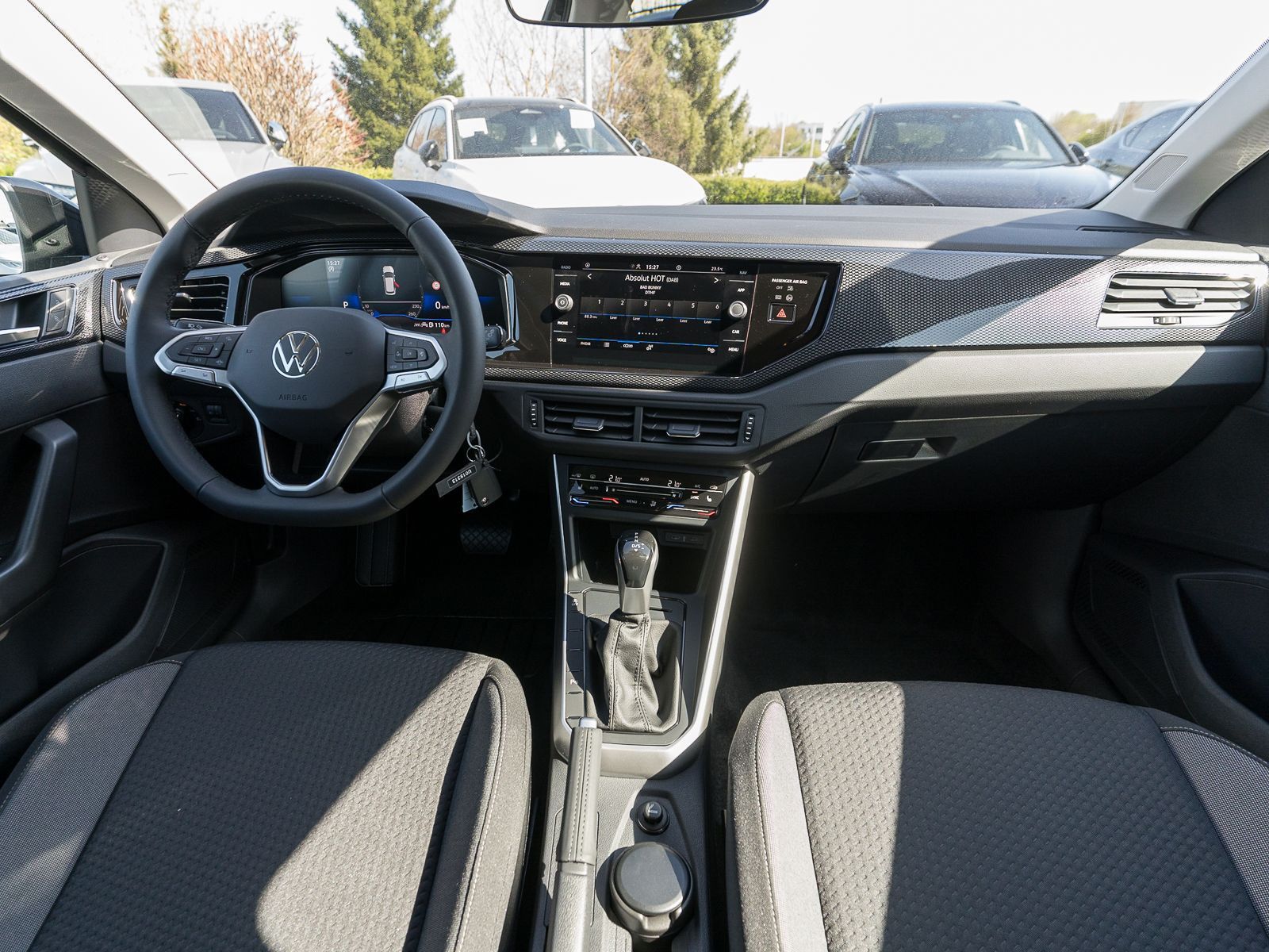 Fahrzeugabbildung Volkswagen Polo Life 1.0 TSI DSG LED RFK VC SHZ PDC v/h Alu
