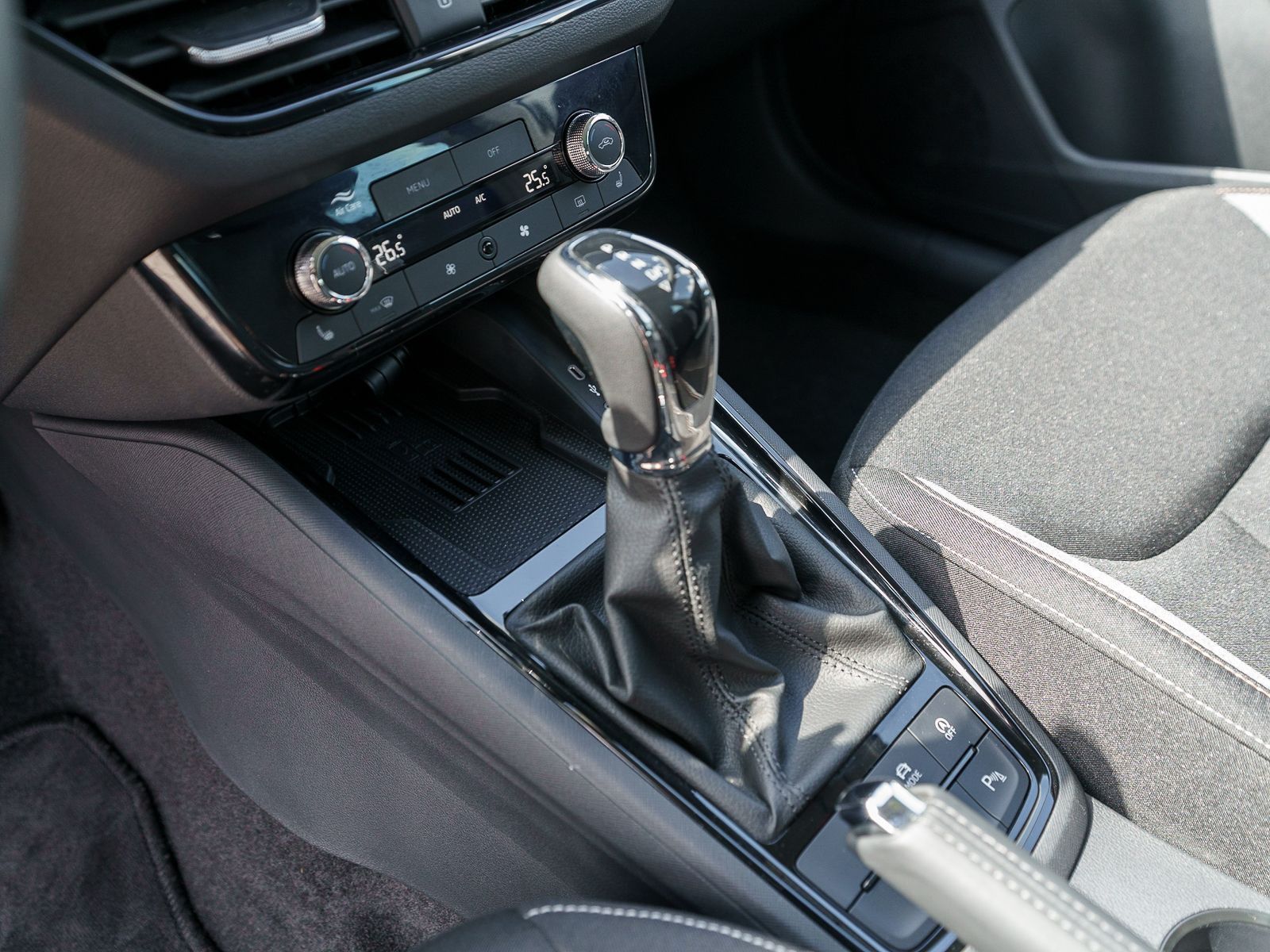Fahrzeugabbildung SKODA Scala Selection 1.0 TSI DSG LED Navi RFK ACC AHK