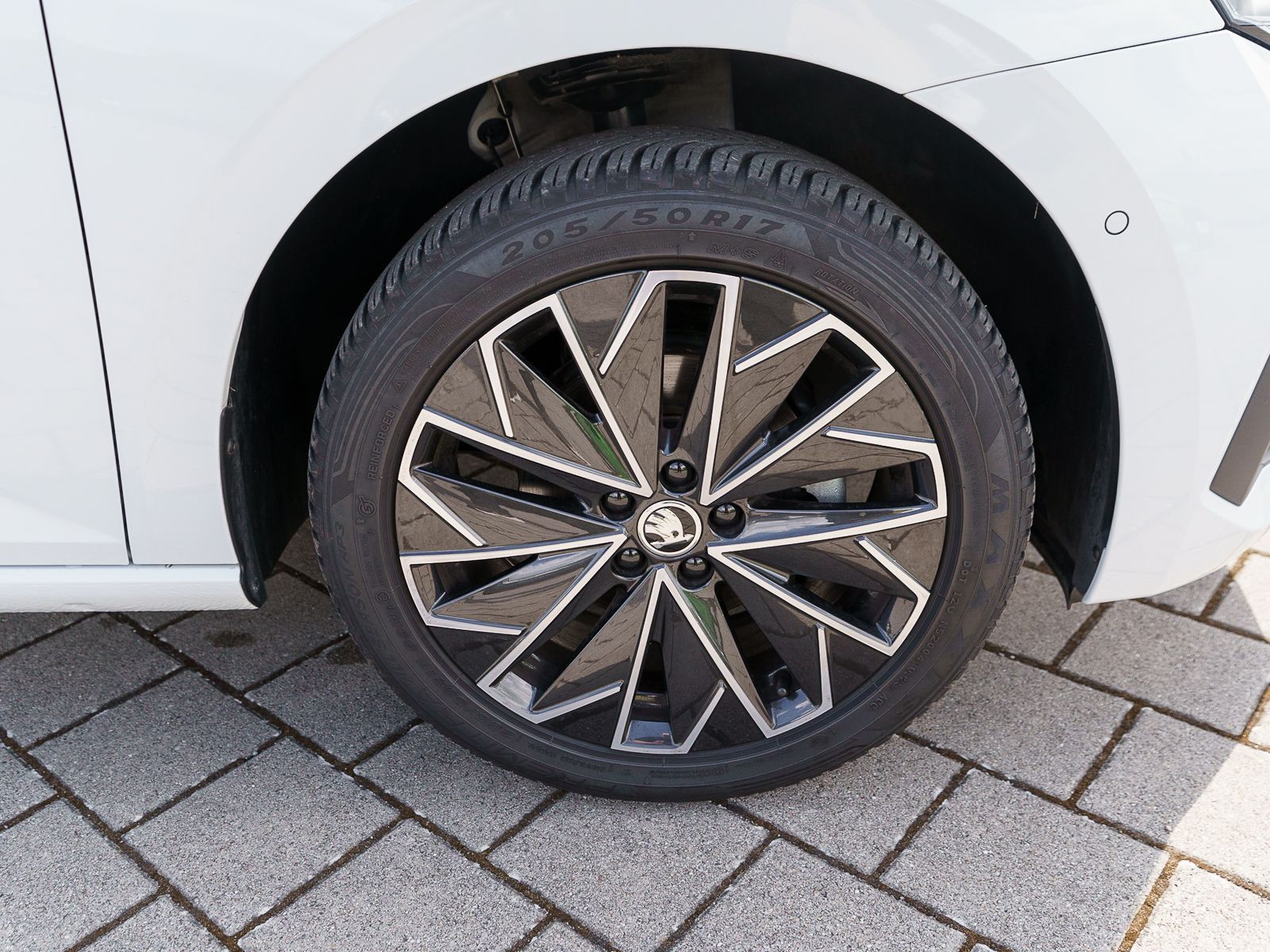 Fahrzeugabbildung SKODA Scala Selection 1.0 TSI DSG LED Navi RFK ACC AHK