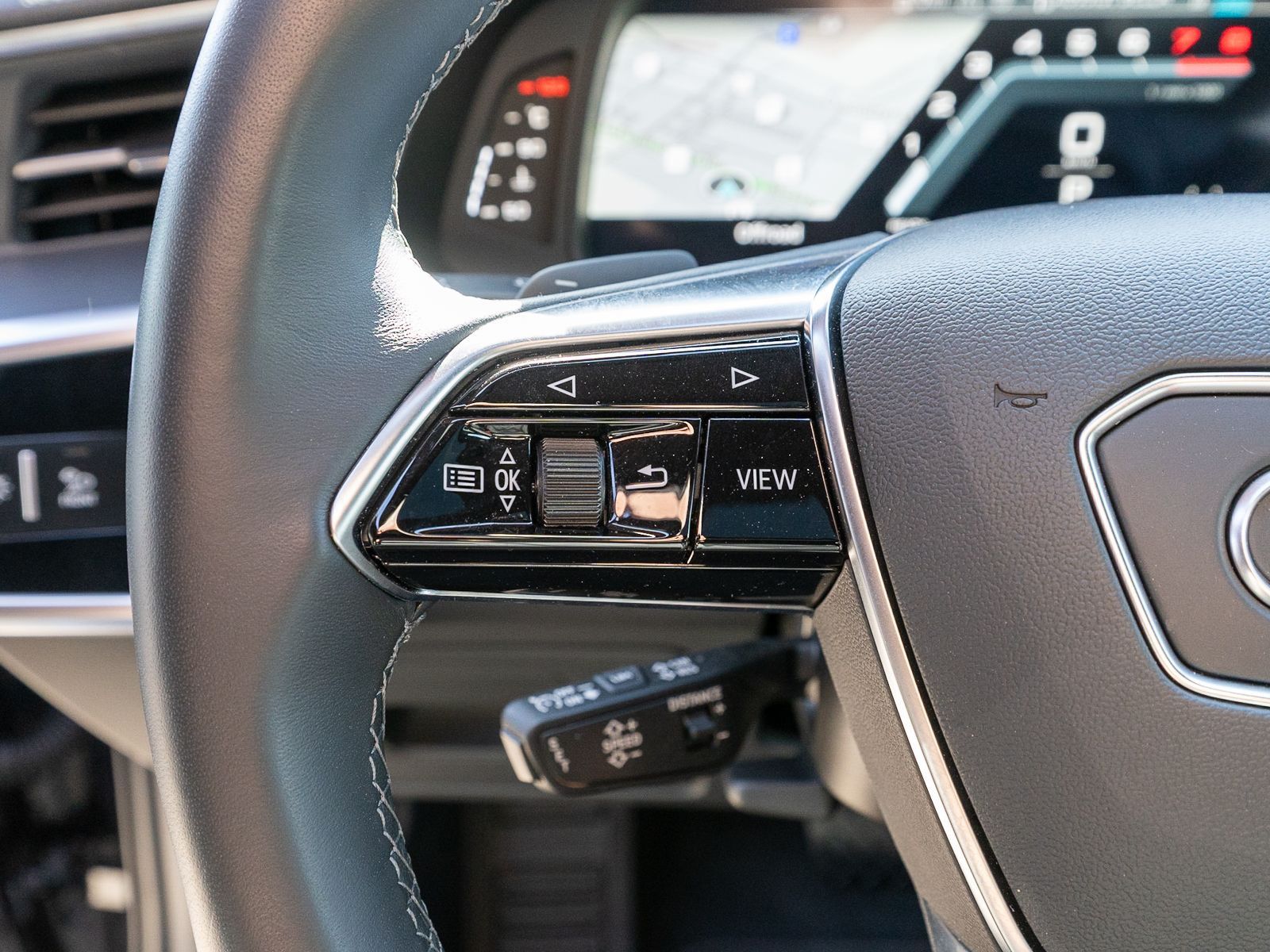 Fahrzeugabbildung Audi A6 Avant advanced 45TFSI Navi Matrix Pano AHK VC