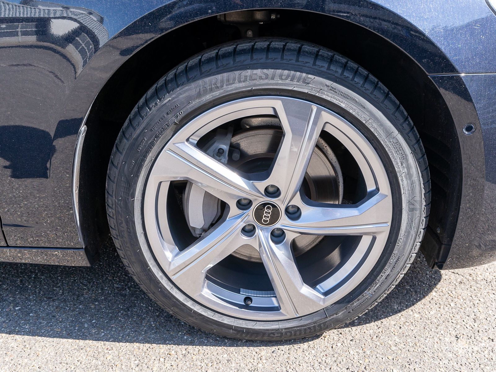 Fahrzeugabbildung Audi A6 Avant advanced 45TFSI Navi Matrix Pano AHK VC