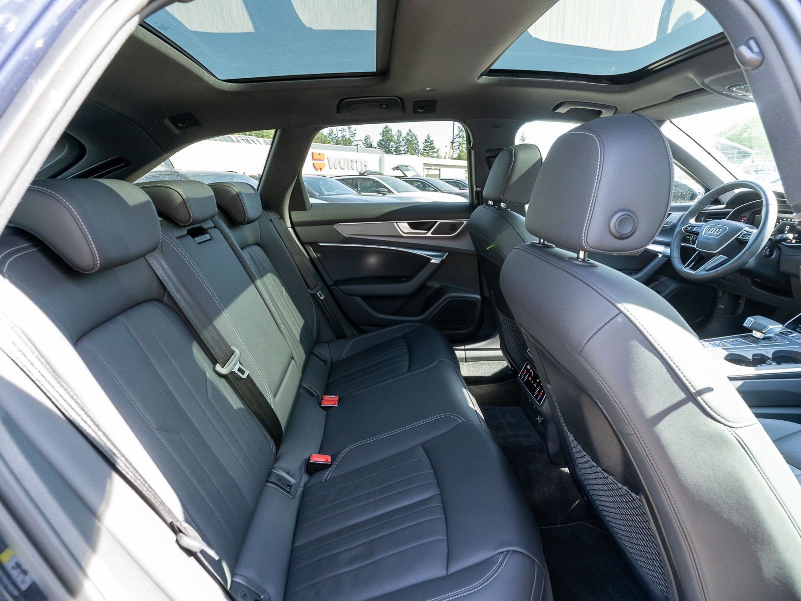 Fahrzeugabbildung Audi A6 Avant advanced 45TFSI Navi Matrix Pano AHK VC