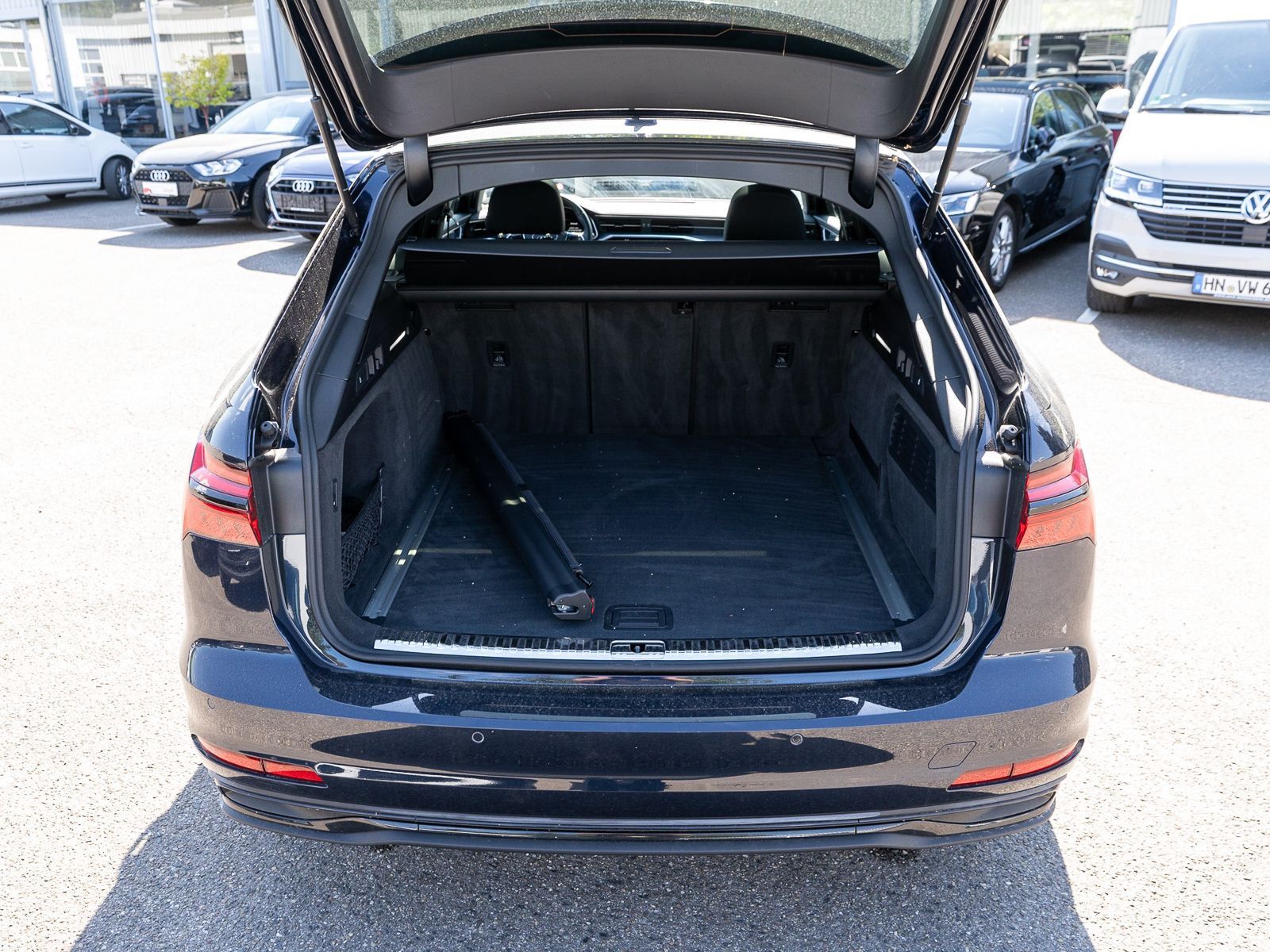 Fahrzeugabbildung Audi A6 Avant advanced 45TFSI Navi Matrix Pano AHK VC