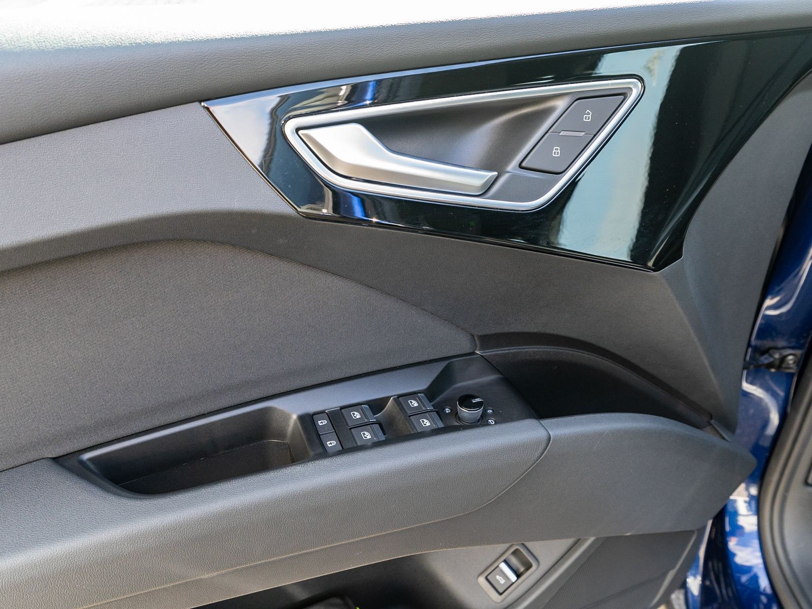 Fahrzeugabbildung Audi Q4 Sportback advanced 40 e-tron LED Navi RFK ACC