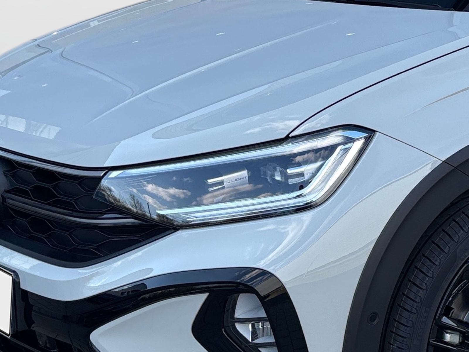 Fahrzeugabbildung Volkswagen Taigo R-Line 1,5 l TSI 150 PS DSG NAVI AHK Kamer