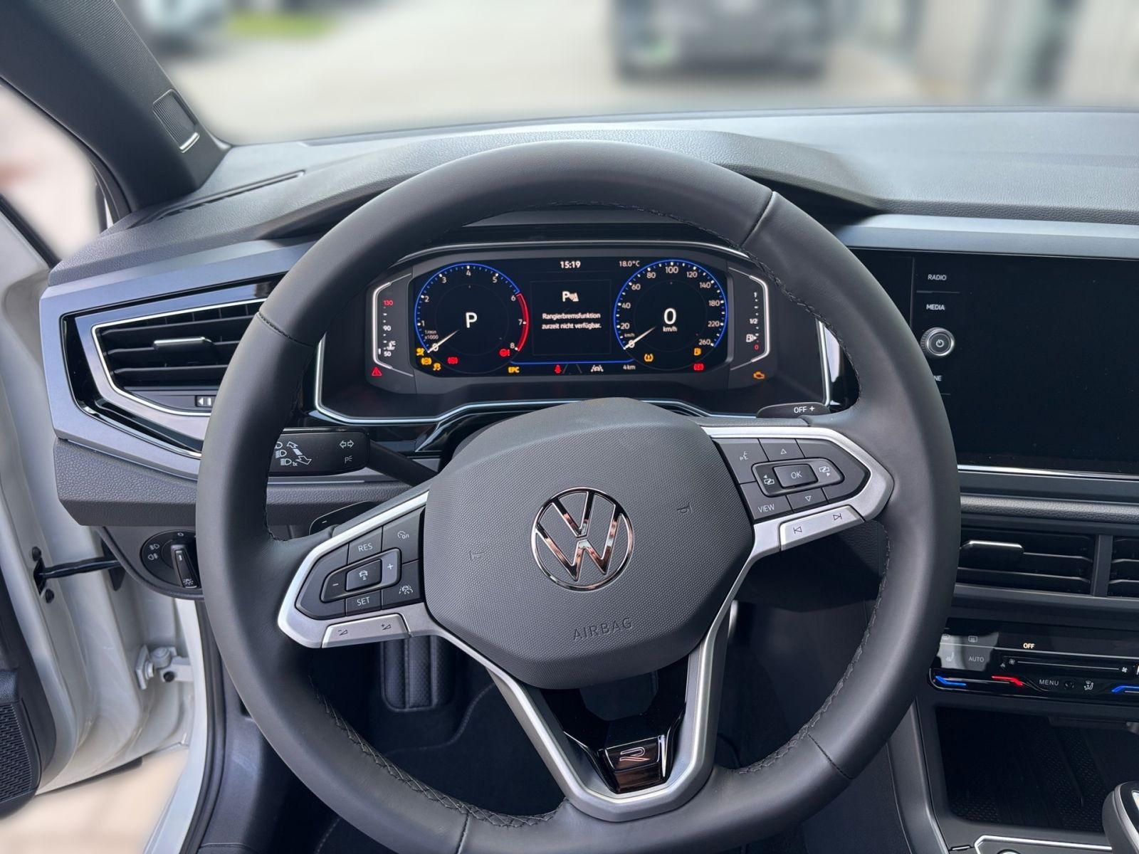 Fahrzeugabbildung Volkswagen Taigo R-Line 1,5 l TSI 150 PS DSG NAVI AHK Kamer