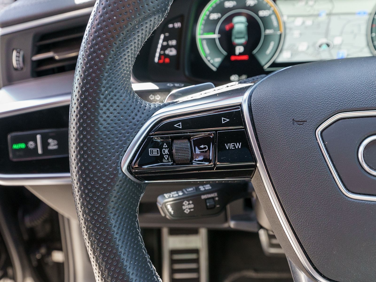 Fahrzeugabbildung Audi A6 Limousine S line 55TFSI e quatt Stronic Pano