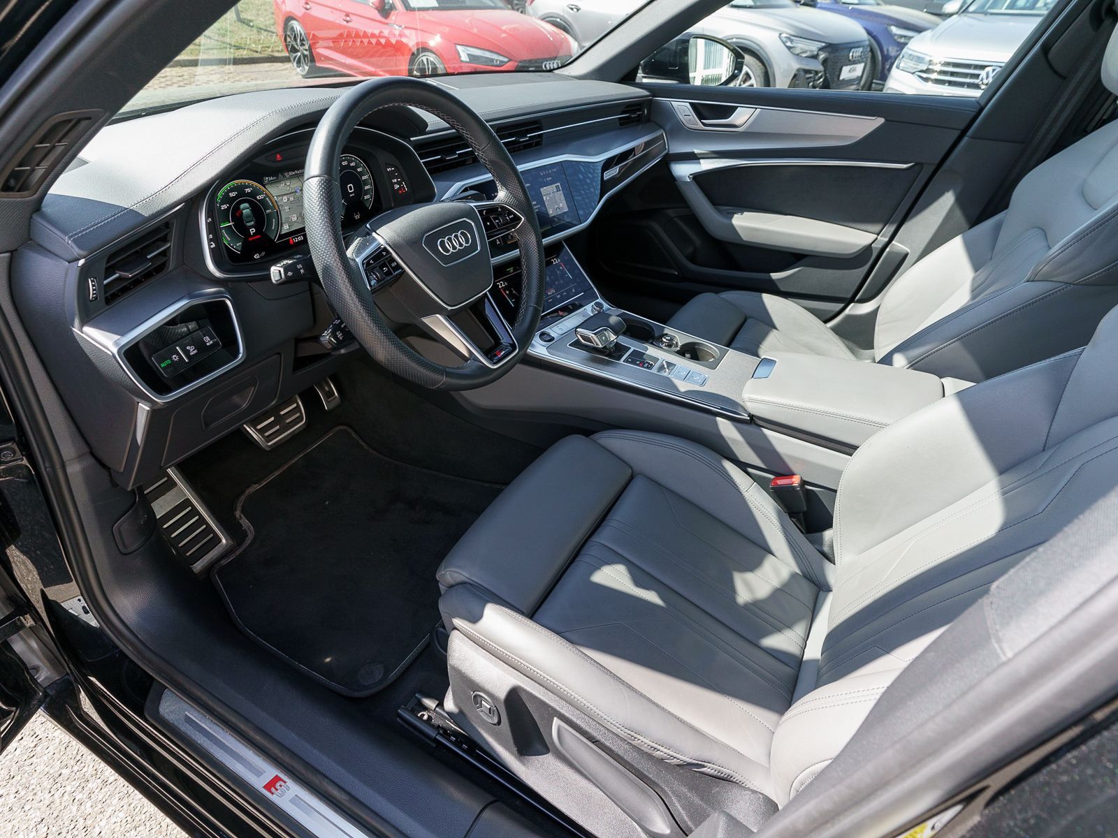 Fahrzeugabbildung Audi A6 Limousine S line 55TFSI e quatt Stronic Pano