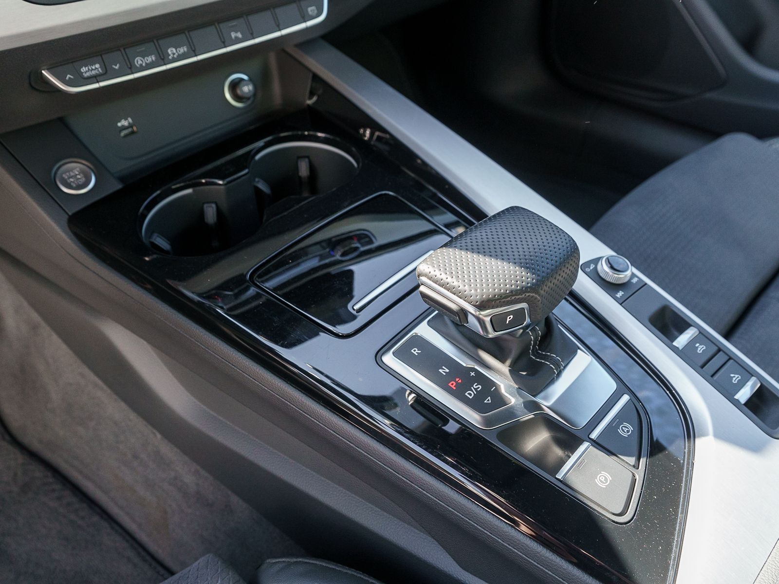 Fahrzeugabbildung Audi A5 Cabrio Sline 40TFSI Stron Navi LED RFK SHZ VC