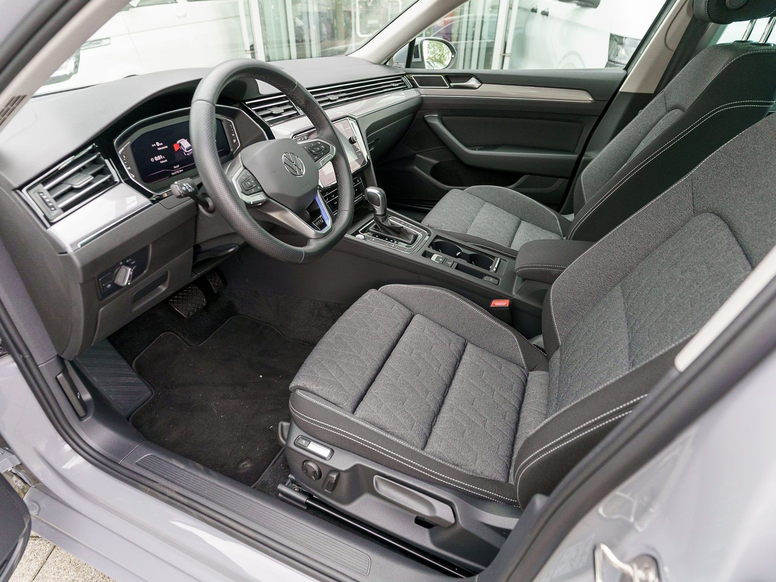 Fahrzeugabbildung Volkswagen Passat Variant GTE 1,4 eHybrid DSG LED NAVI AHK