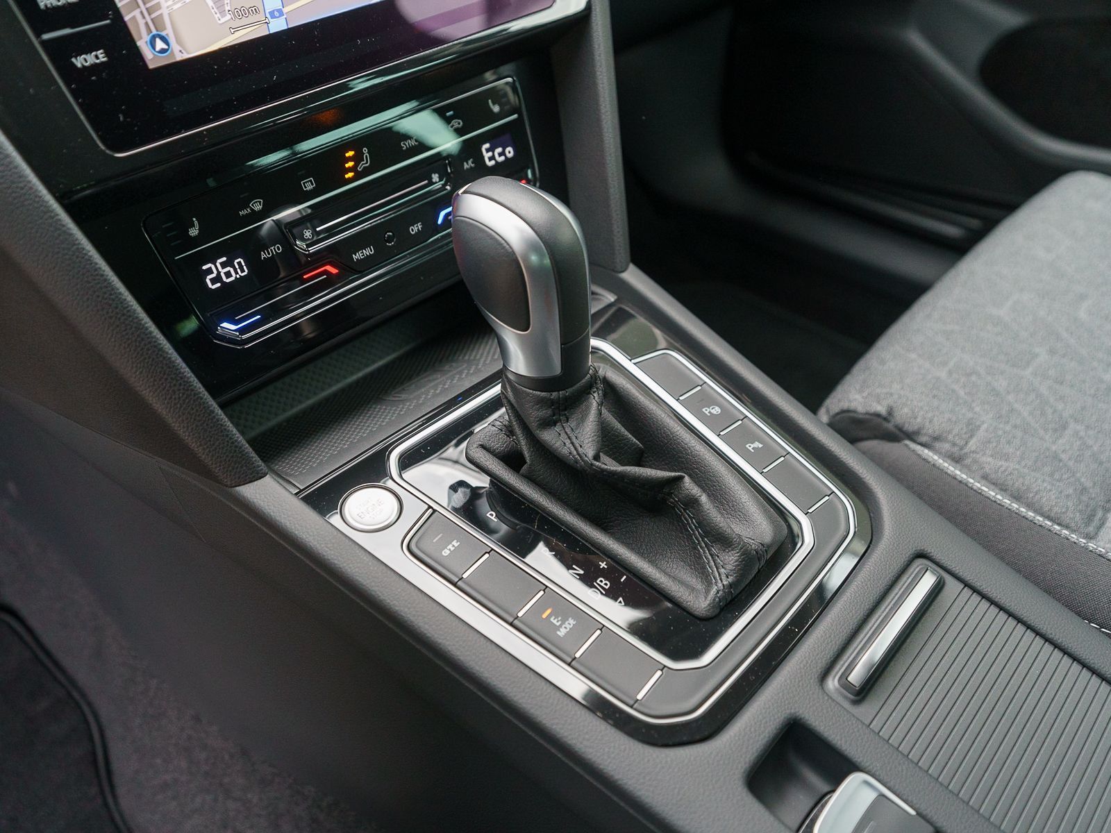 Fahrzeugabbildung Volkswagen Passat Variant GTE 1,4 eHybrid DSG LED NAVI AHK