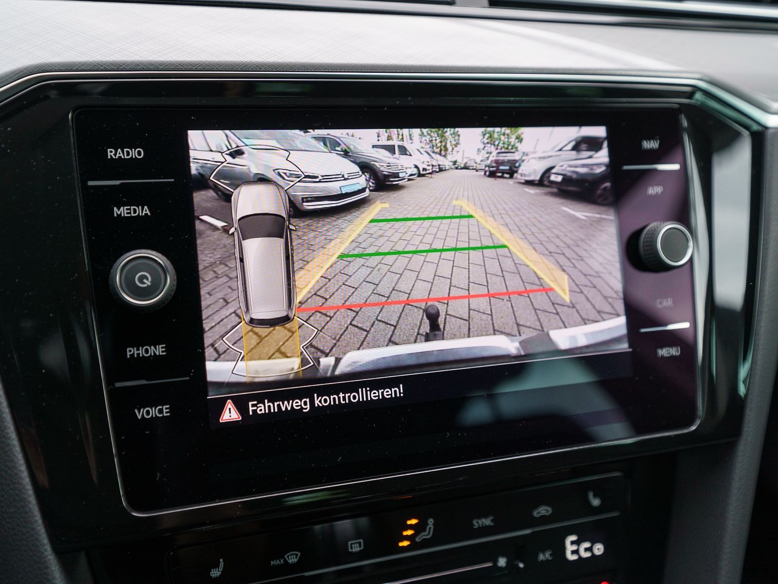 Fahrzeugabbildung Volkswagen Passat Variant GTE 1,4 eHybrid DSG LED NAVI AHK
