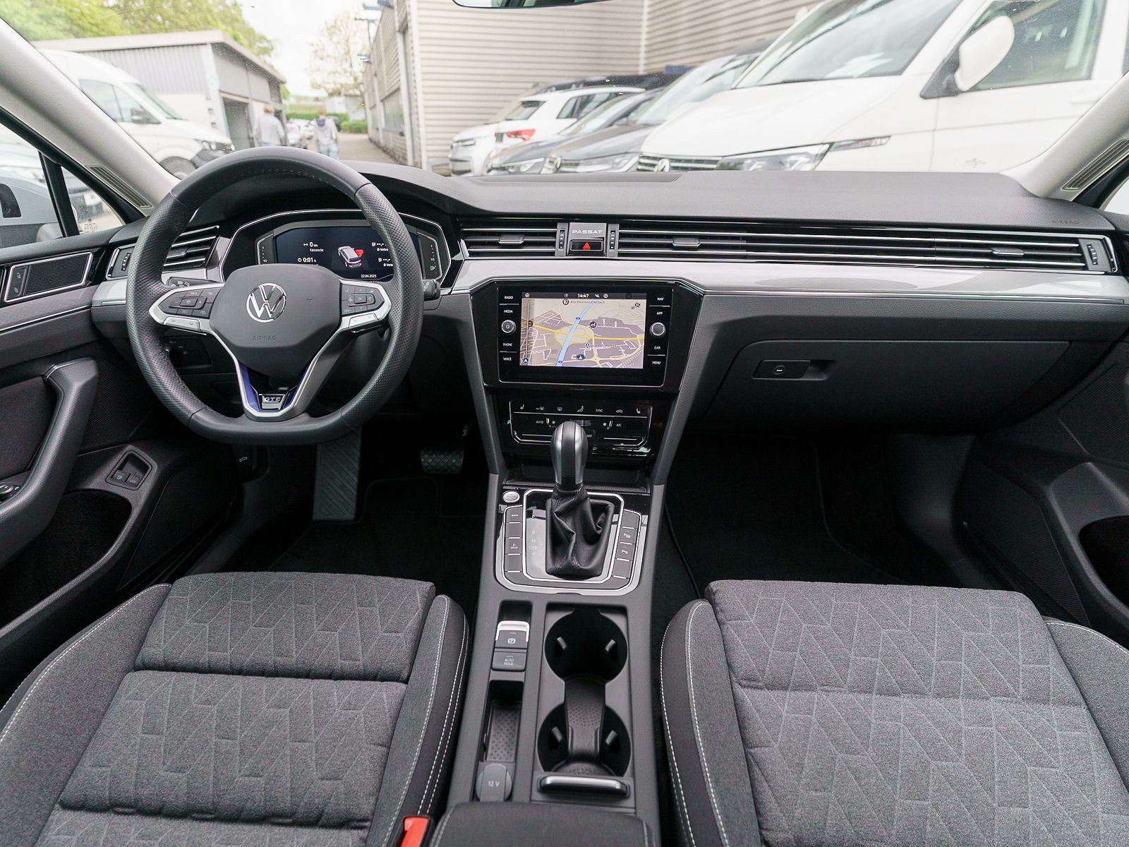 Fahrzeugabbildung Volkswagen Passat Variant GTE 1,4 eHybrid DSG LED NAVI AHK