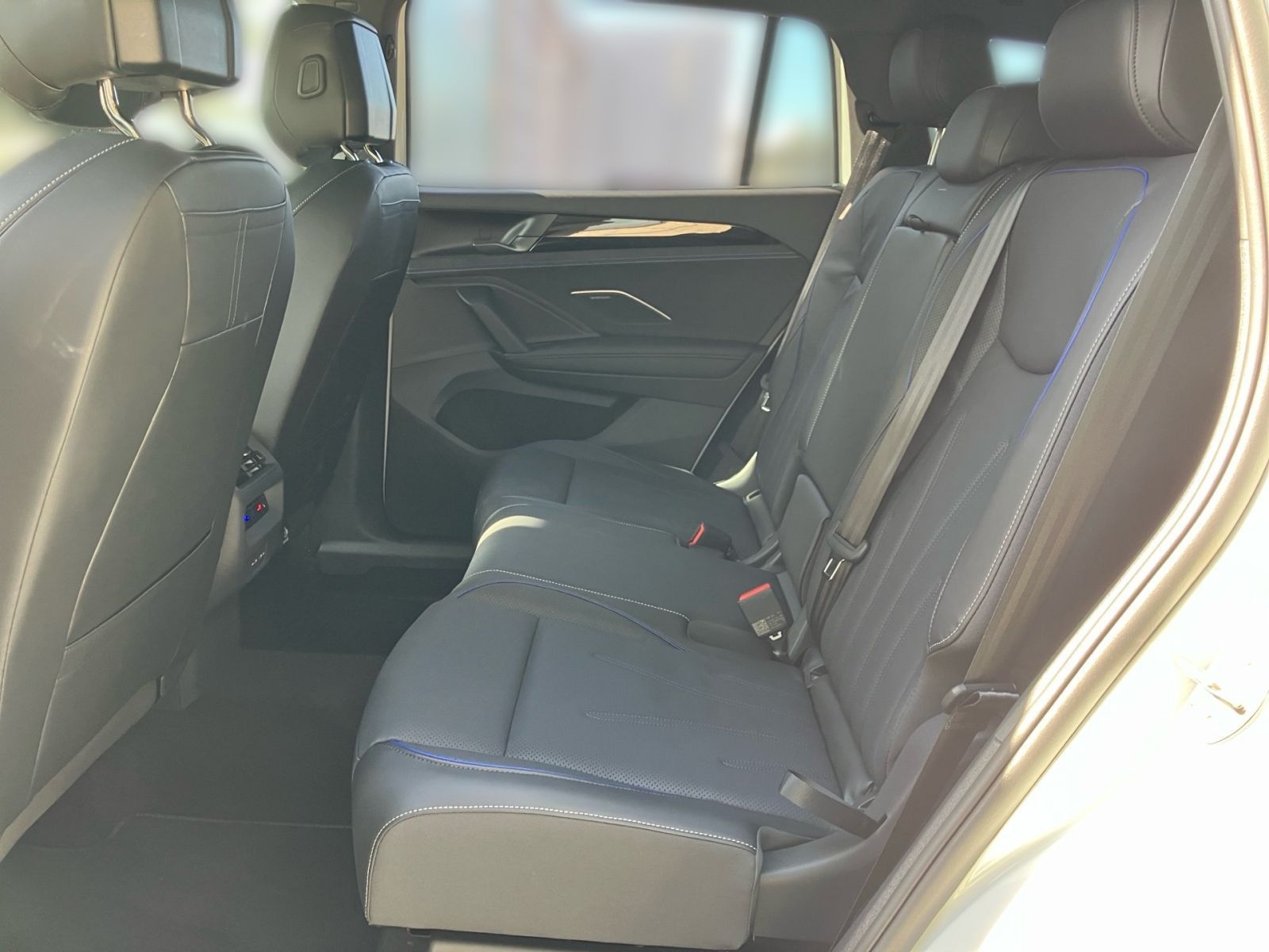 Fahrzeugabbildung Volkswagen Tayron R-Line 1,5 l eHybrid DSG