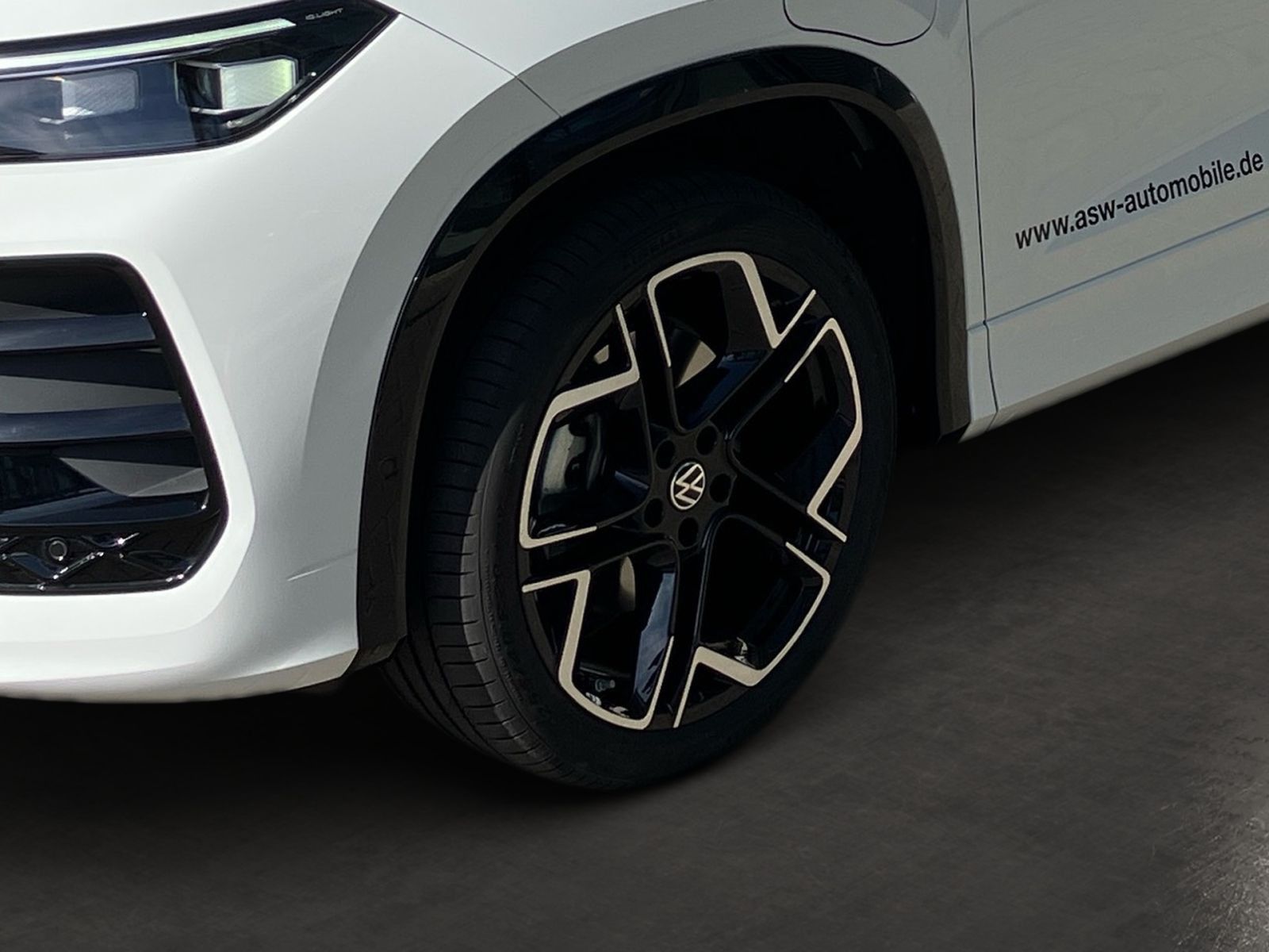 Fahrzeugabbildung Volkswagen Tayron R-Line 1,5 l eHybrid DSG