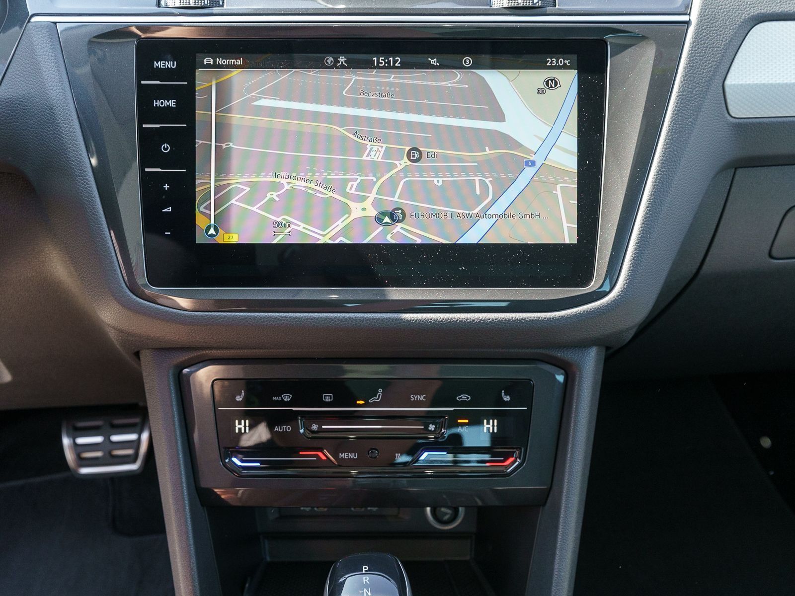 Fahrzeugabbildung Volkswagen Tiguan Move 1,5TSI DSG Navi LED Standhz PANO AHK