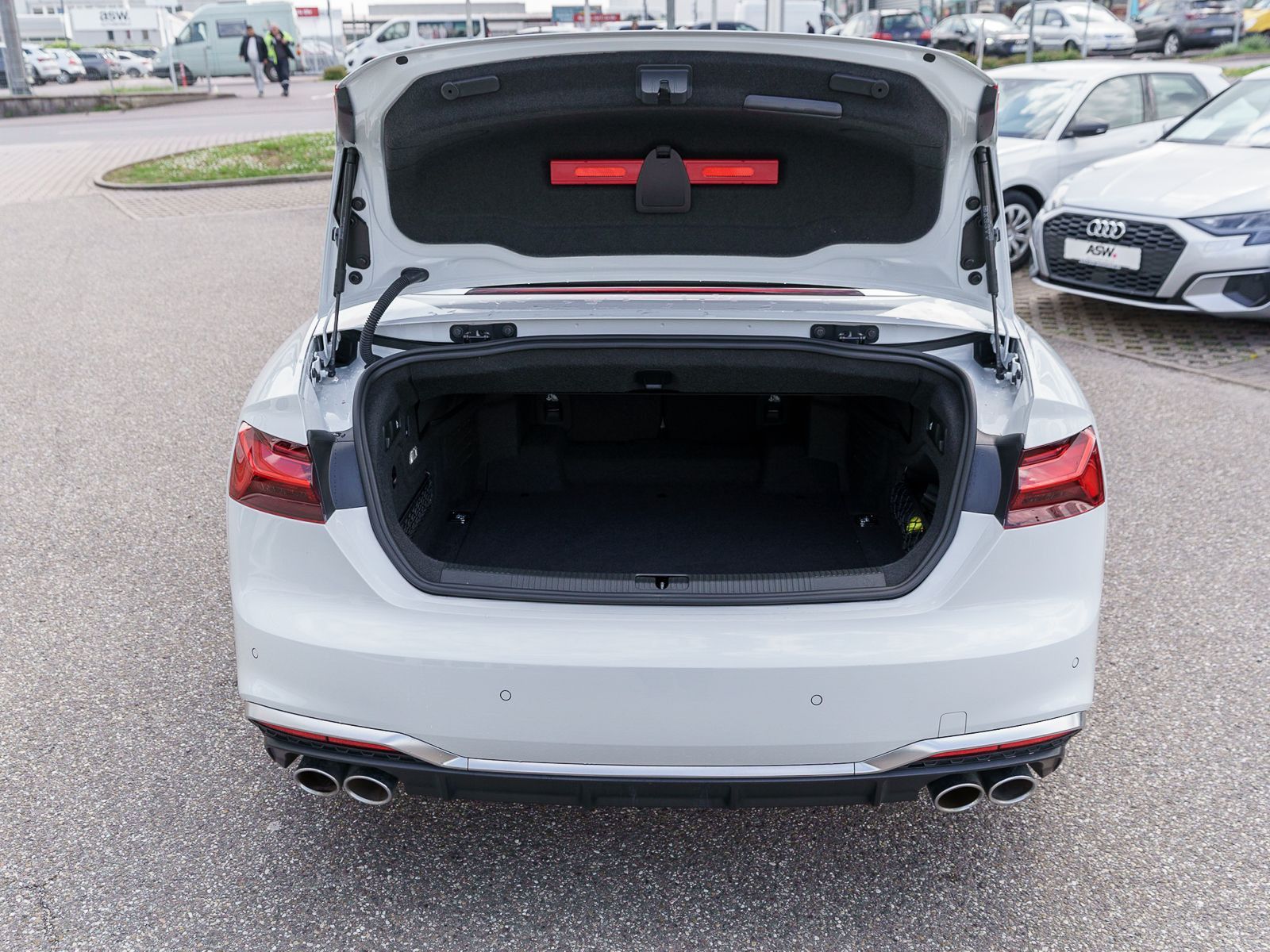 Fahrzeugabbildung Audi S5 Cabrio 3.0 TFSI quattro Navi Matrix RFK VC