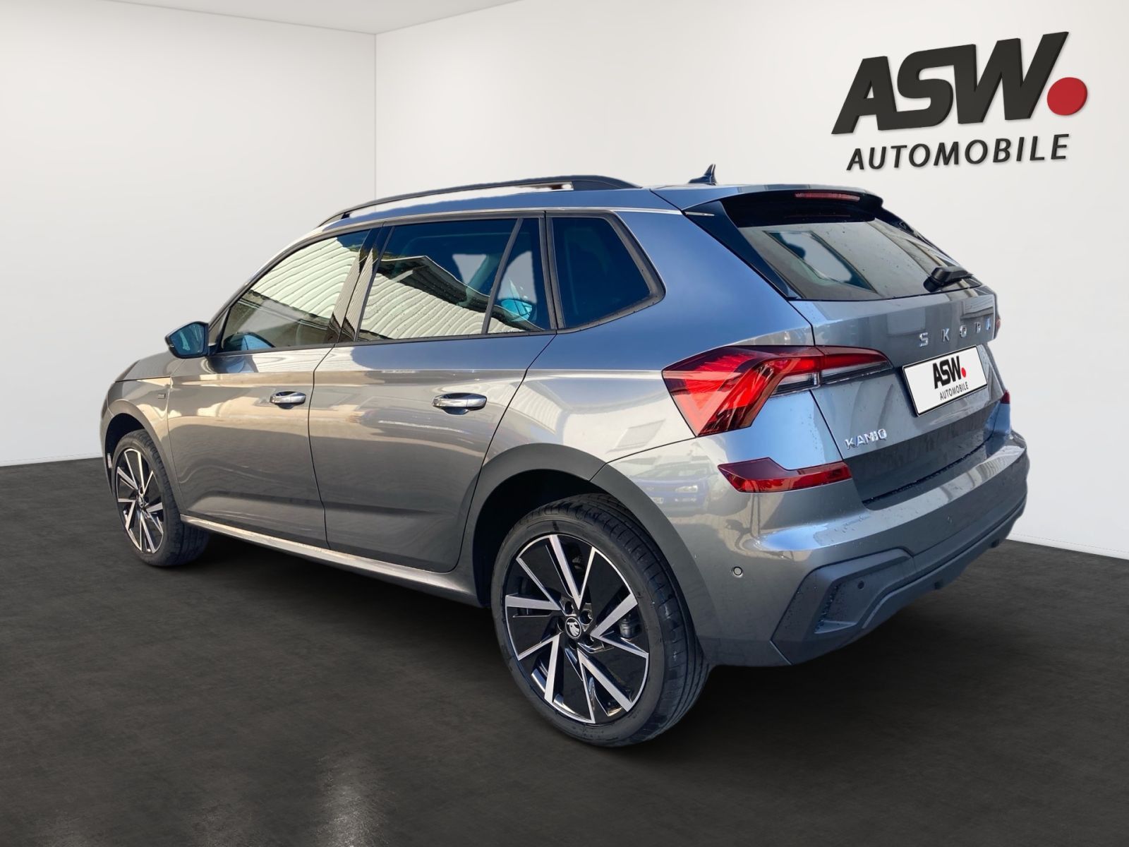 Fahrzeugabbildung SKODA Kamiq Tour 1,0 TSI 116PS DSG ACC Kamera PDC SHZ