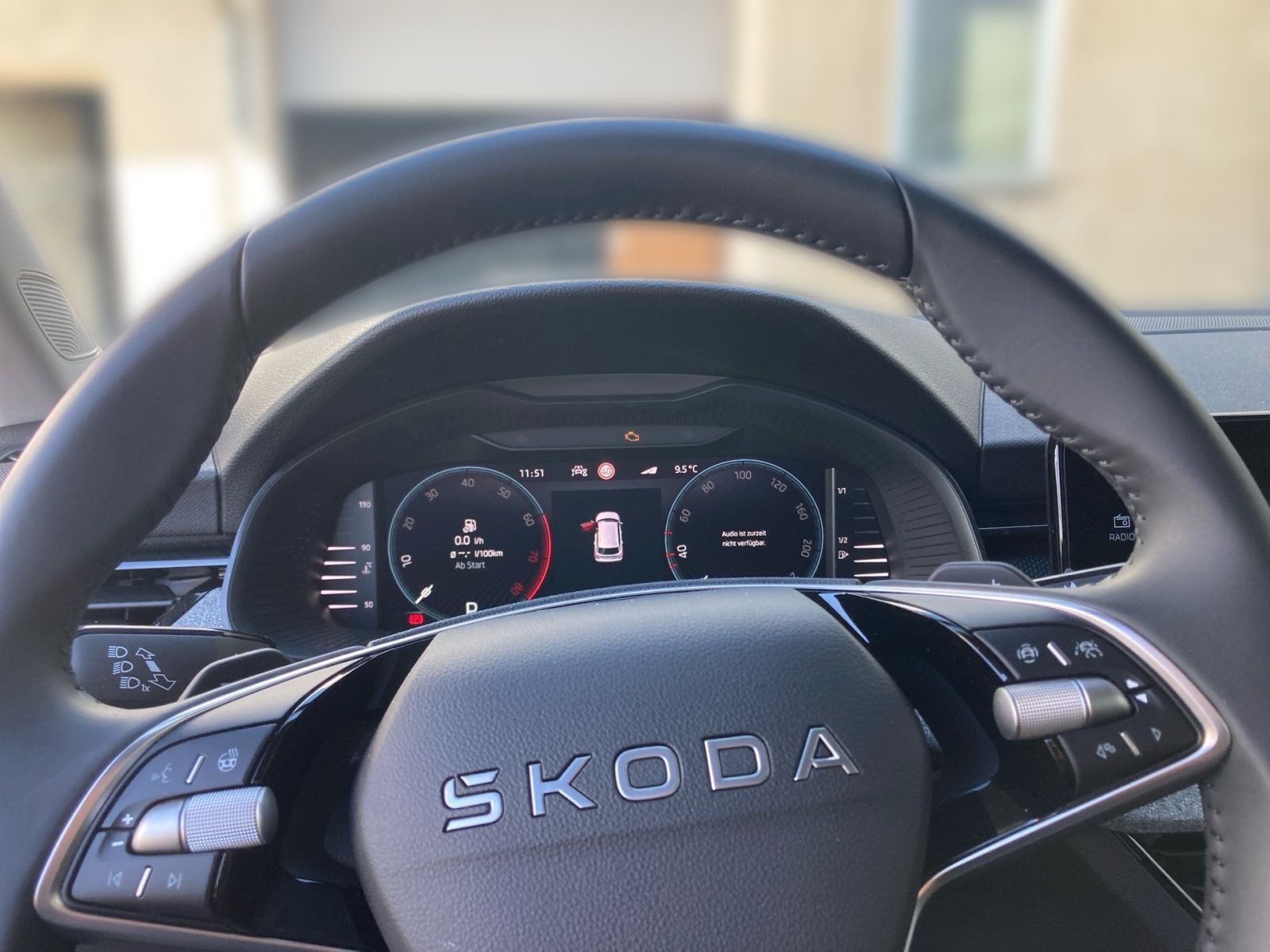 Fahrzeugabbildung SKODA Kamiq Tour 1,0 TSI 116PS DSG ACC Kamera PDC SHZ