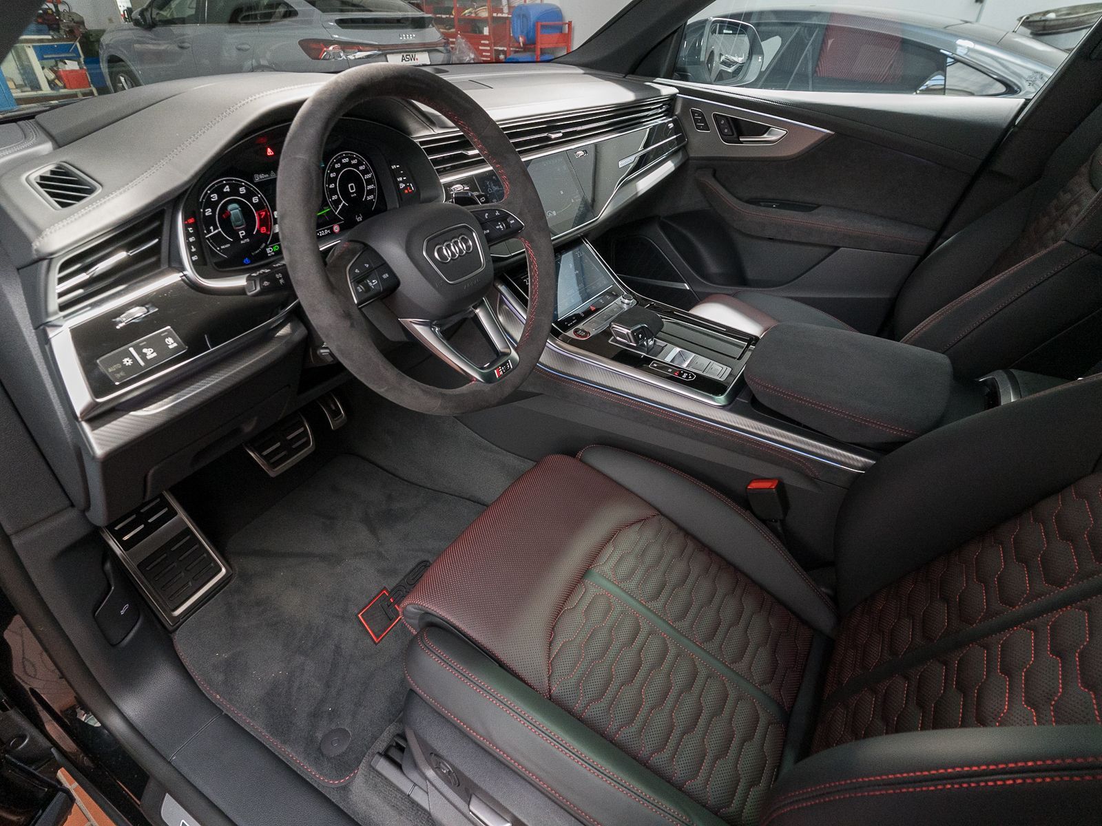 Fahrzeugabbildung Audi RS Q8 SUV performance 471(640) kW(PS) tiptronic