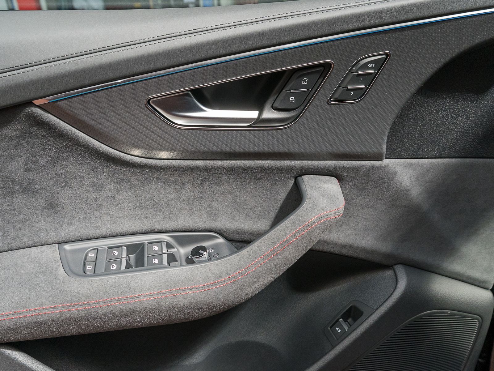 Fahrzeugabbildung Audi RS Q8 SUV performance 471(640) kW(PS) tiptronic
