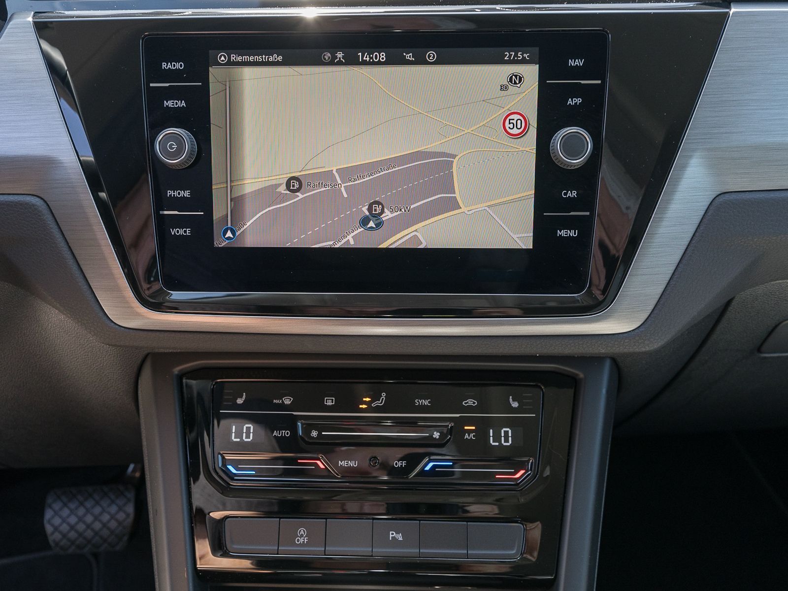 Fahrzeugabbildung Volkswagen Touran Comfortline 1.5TSI DSG Nav RFK ACC AHK 7S