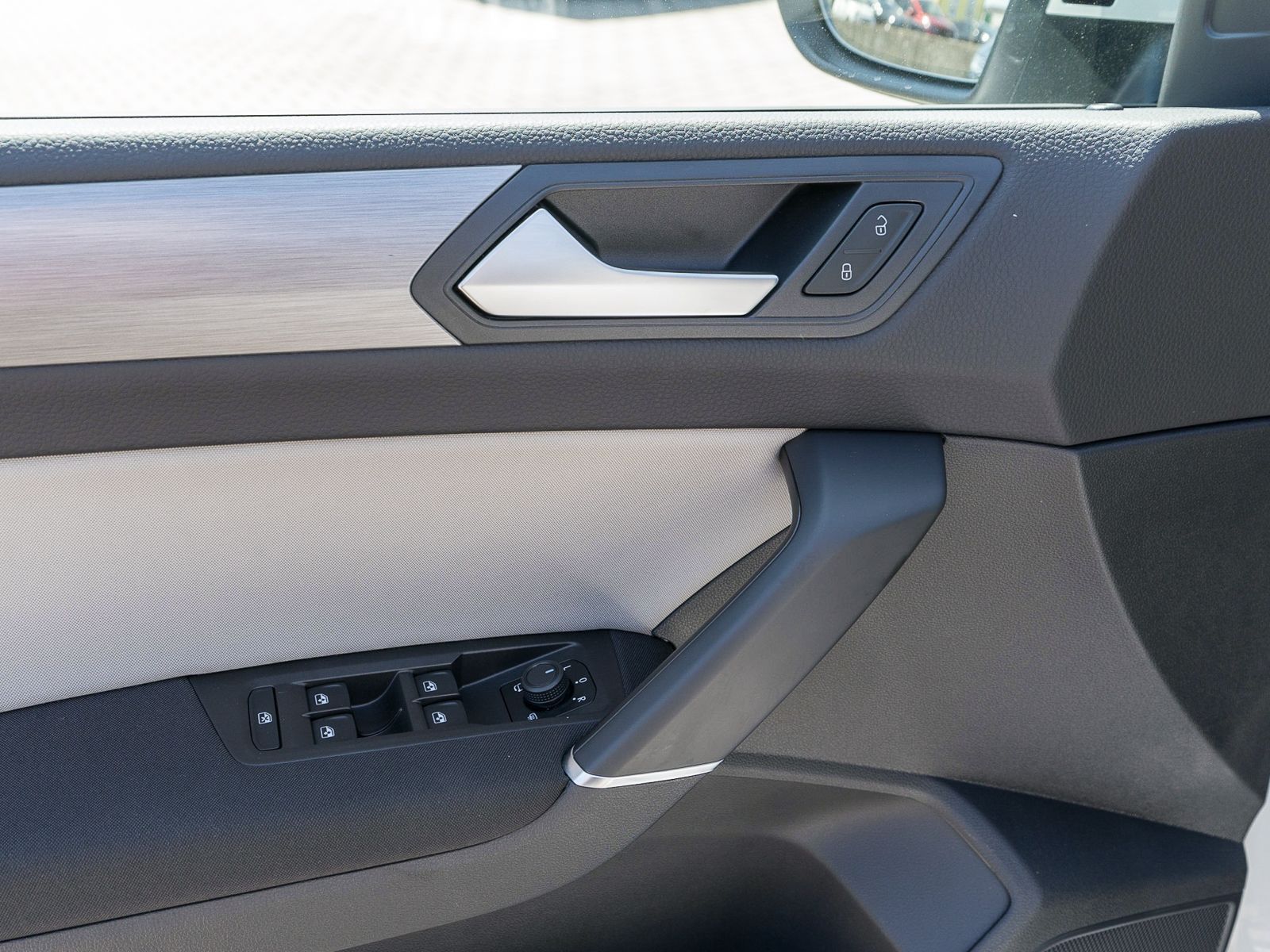 Fahrzeugabbildung Volkswagen Touran Comfortline 1.5TSI DSG Nav RFK ACC AHK 7S