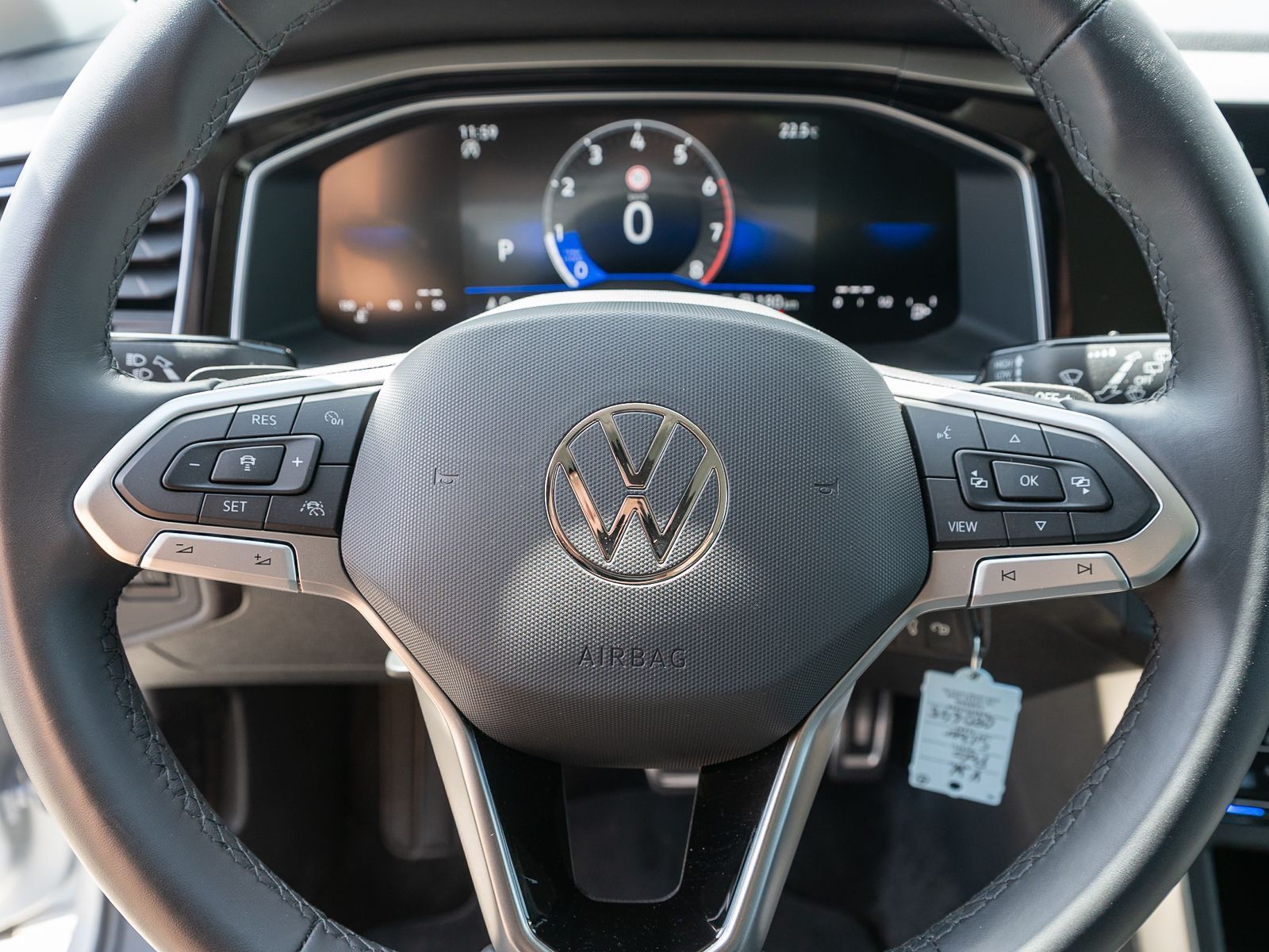 Fahrzeugabbildung Volkswagen Polo Move 1.0 TSI DSG Navi LED ACC RFK AHK