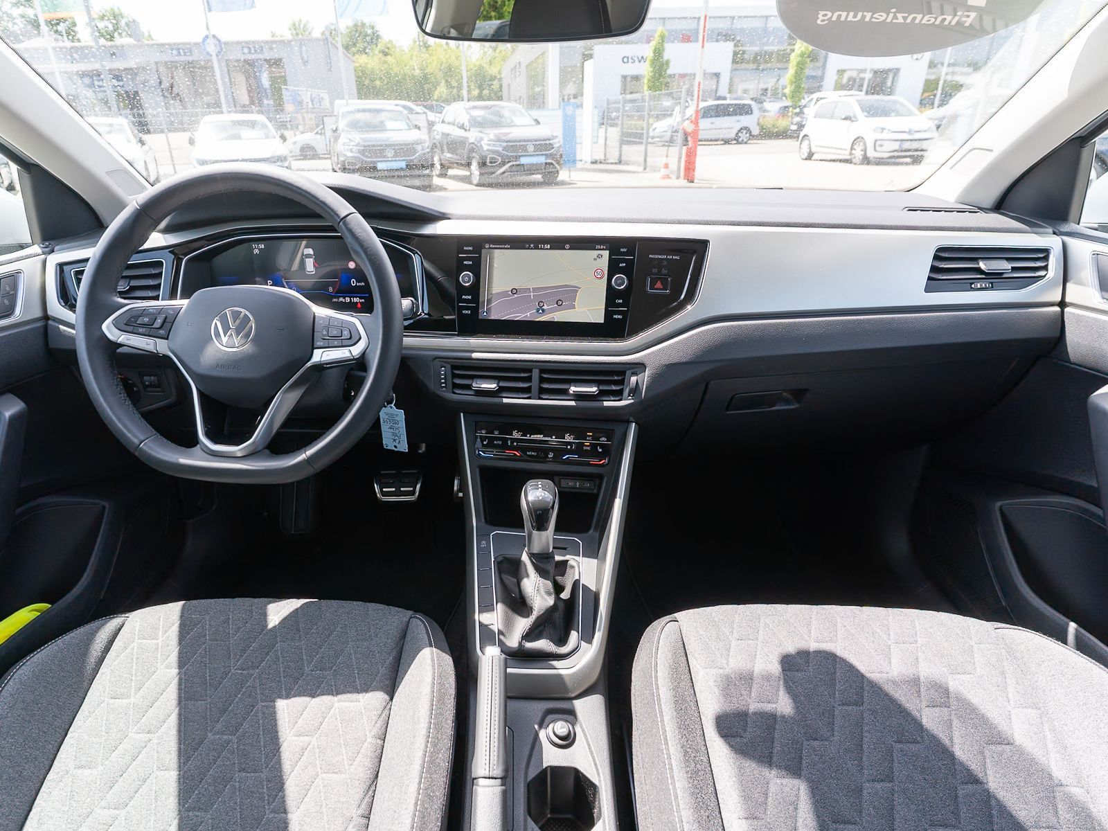 Fahrzeugabbildung Volkswagen Polo Move 1.0 TSI DSG Navi LED ACC RFK AHK