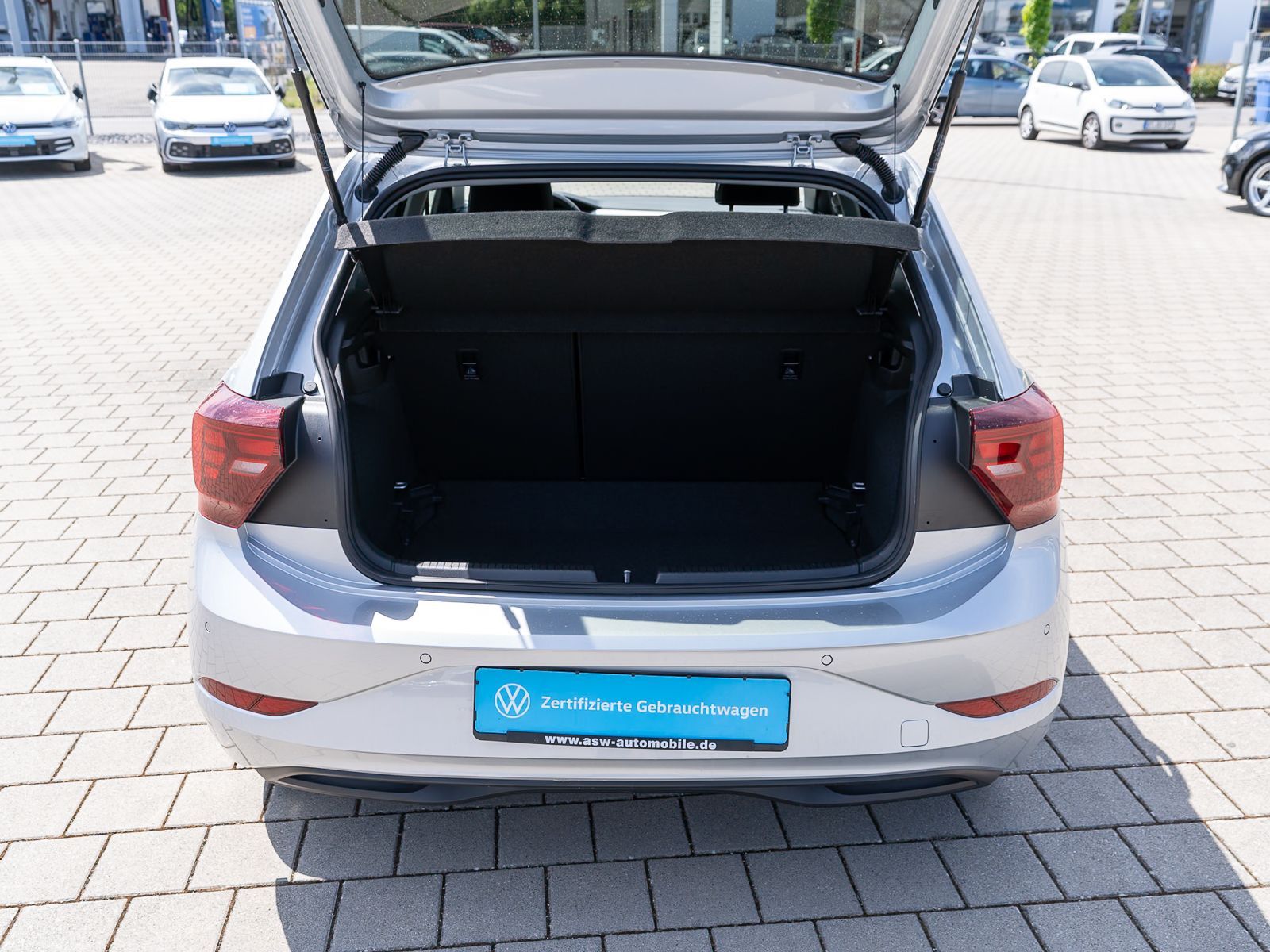 Fahrzeugabbildung Volkswagen Polo Move 1.0 TSI DSG Navi LED ACC RFK AHK