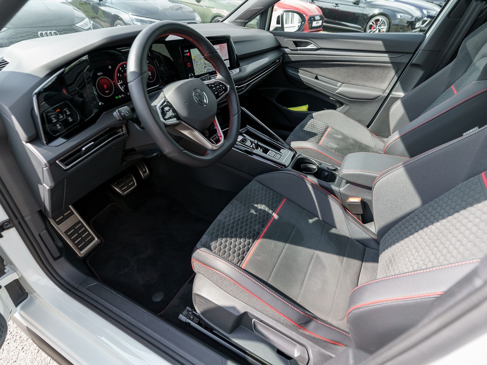 Fahrzeugabbildung Volkswagen Golf GTI Clubsport 2.0 TSI DSG LED Navi DCC Pano