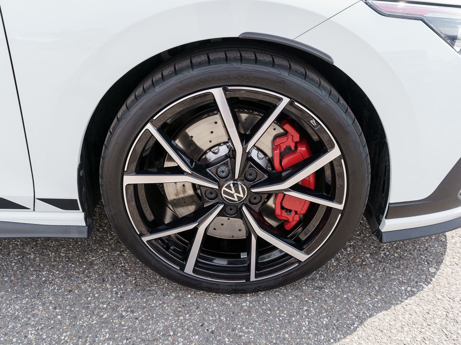 Fahrzeugabbildung Volkswagen Golf GTI Clubsport 2.0 TSI DSG LED Navi DCC Pano
