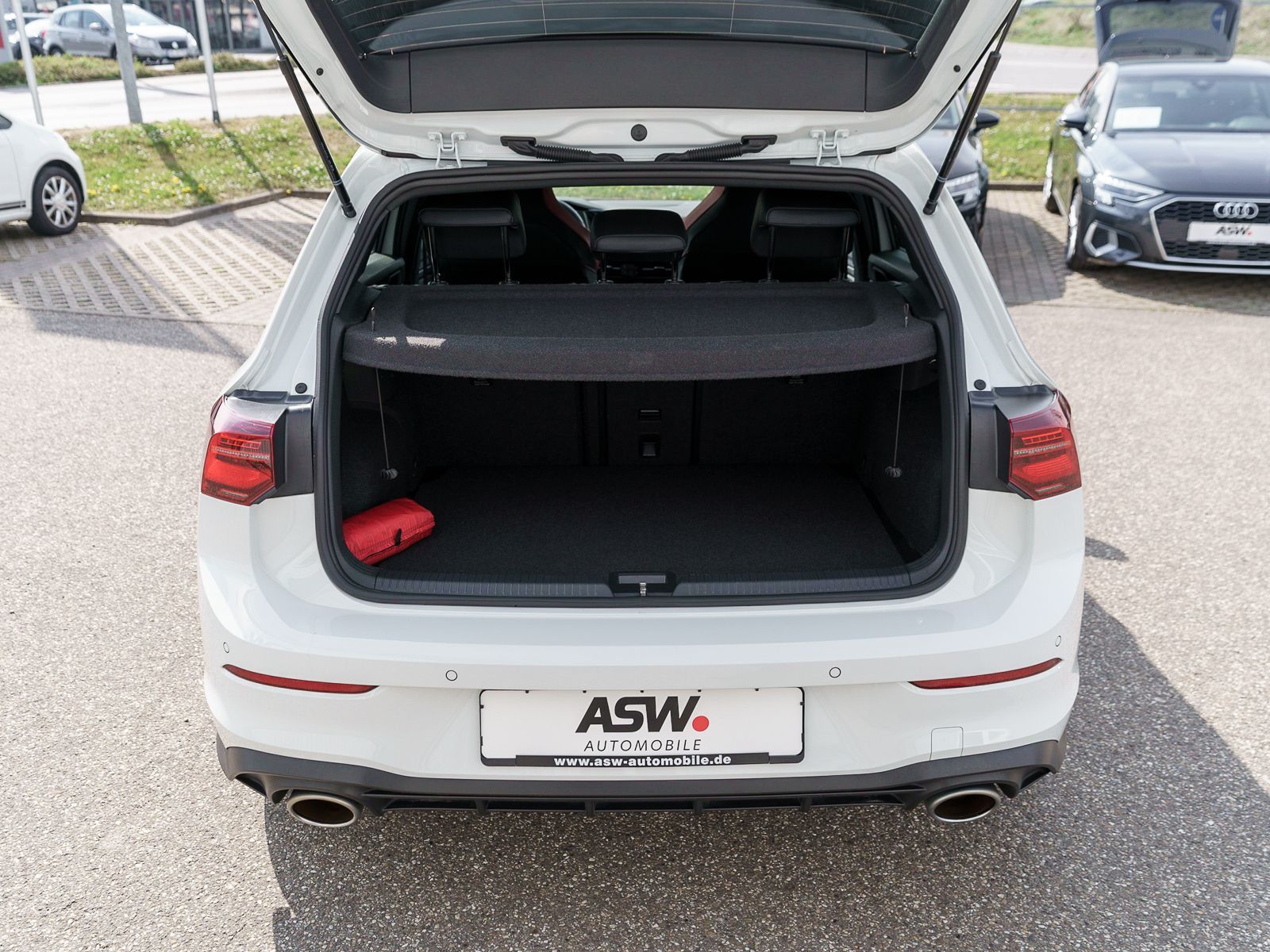 Fahrzeugabbildung Volkswagen Golf GTI Clubsport 2.0 TSI DSG LED Navi DCC Pano