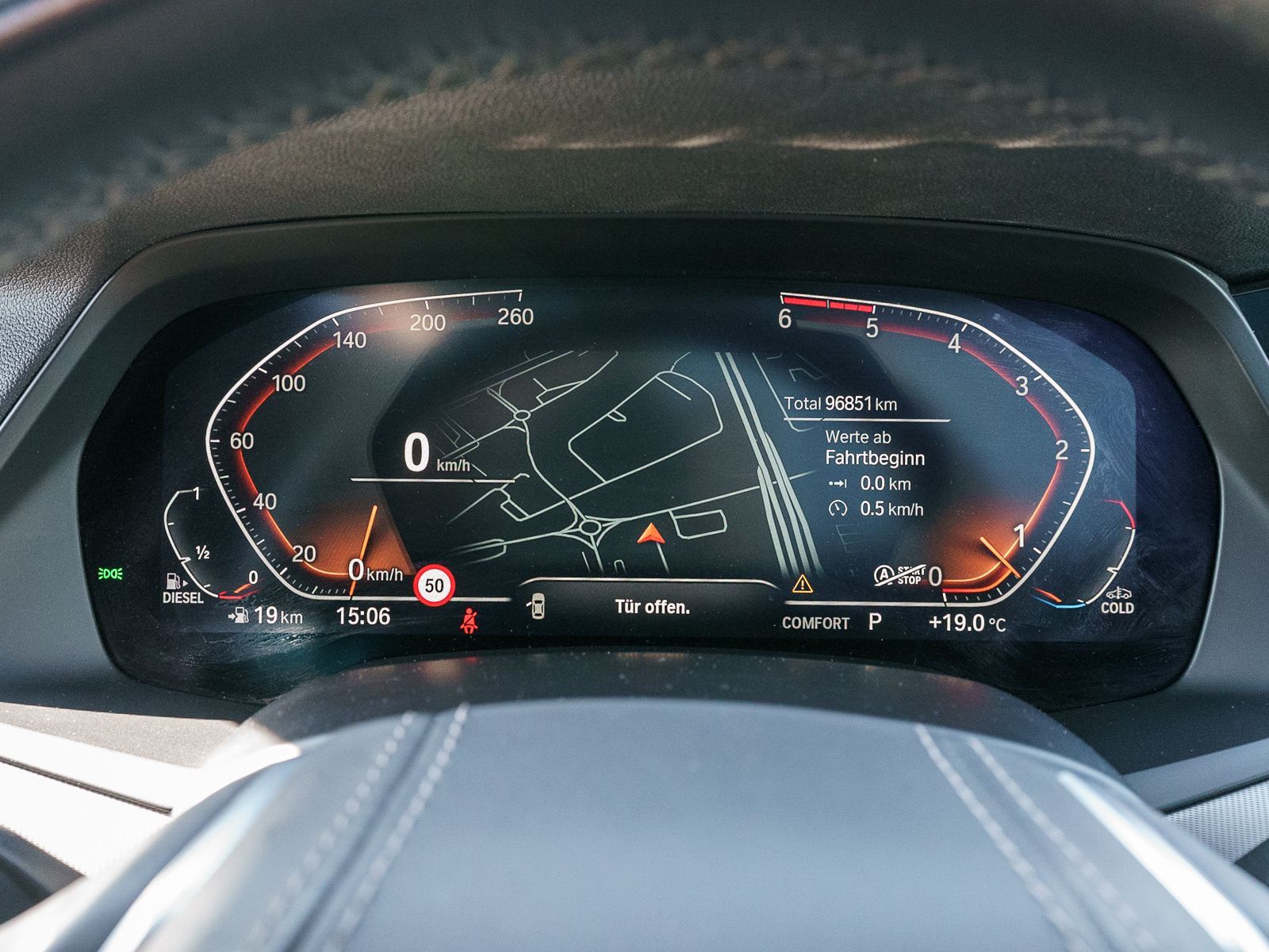 Fahrzeugabbildung BMW X5 xDrive 30d Automatik LED Navi HUD LEDER Pano