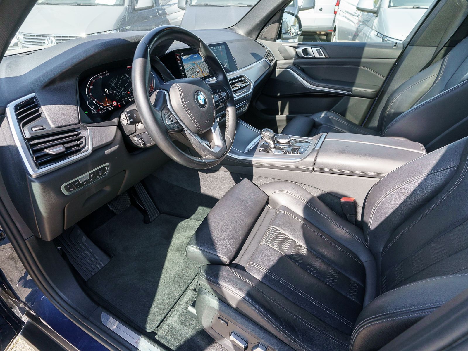 Fahrzeugabbildung BMW X5 xDrive 30d Automatik LED Navi HUD LEDER Pano