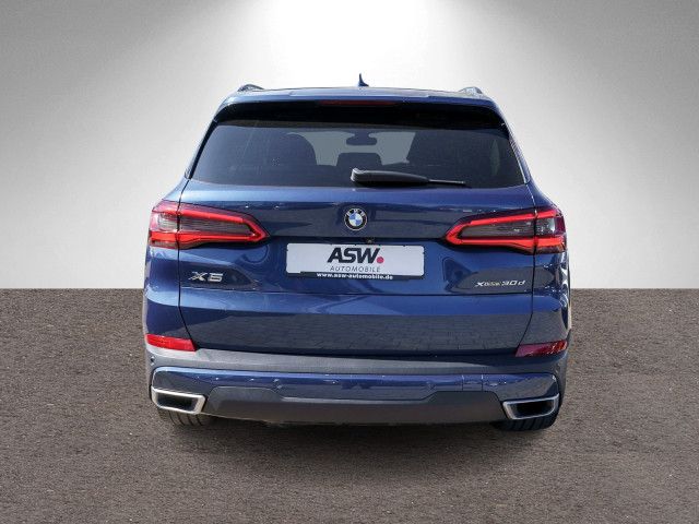 Fahrzeugabbildung BMW X5 xDrive 30d Automatik LED Navi HUD LEDER Pano