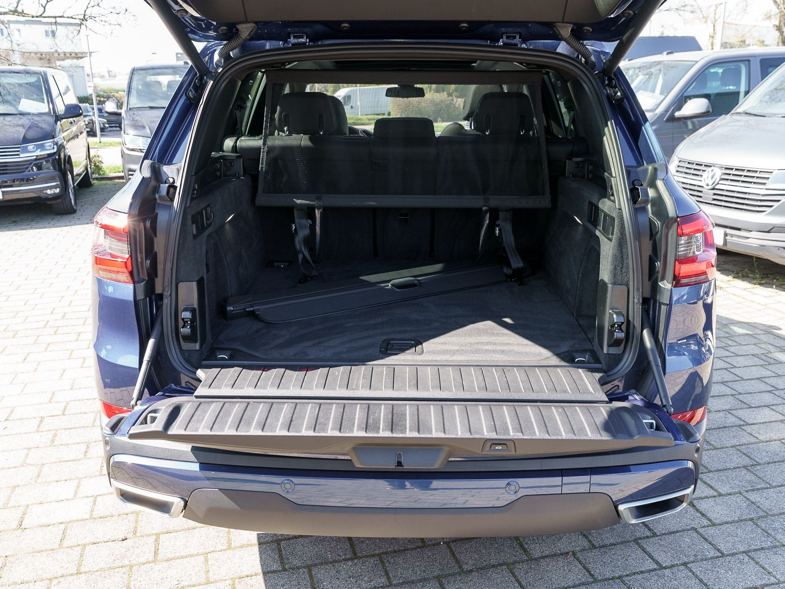 Fahrzeugabbildung BMW X5 xDrive 30d Automatik LED Navi HUD LEDER Pano